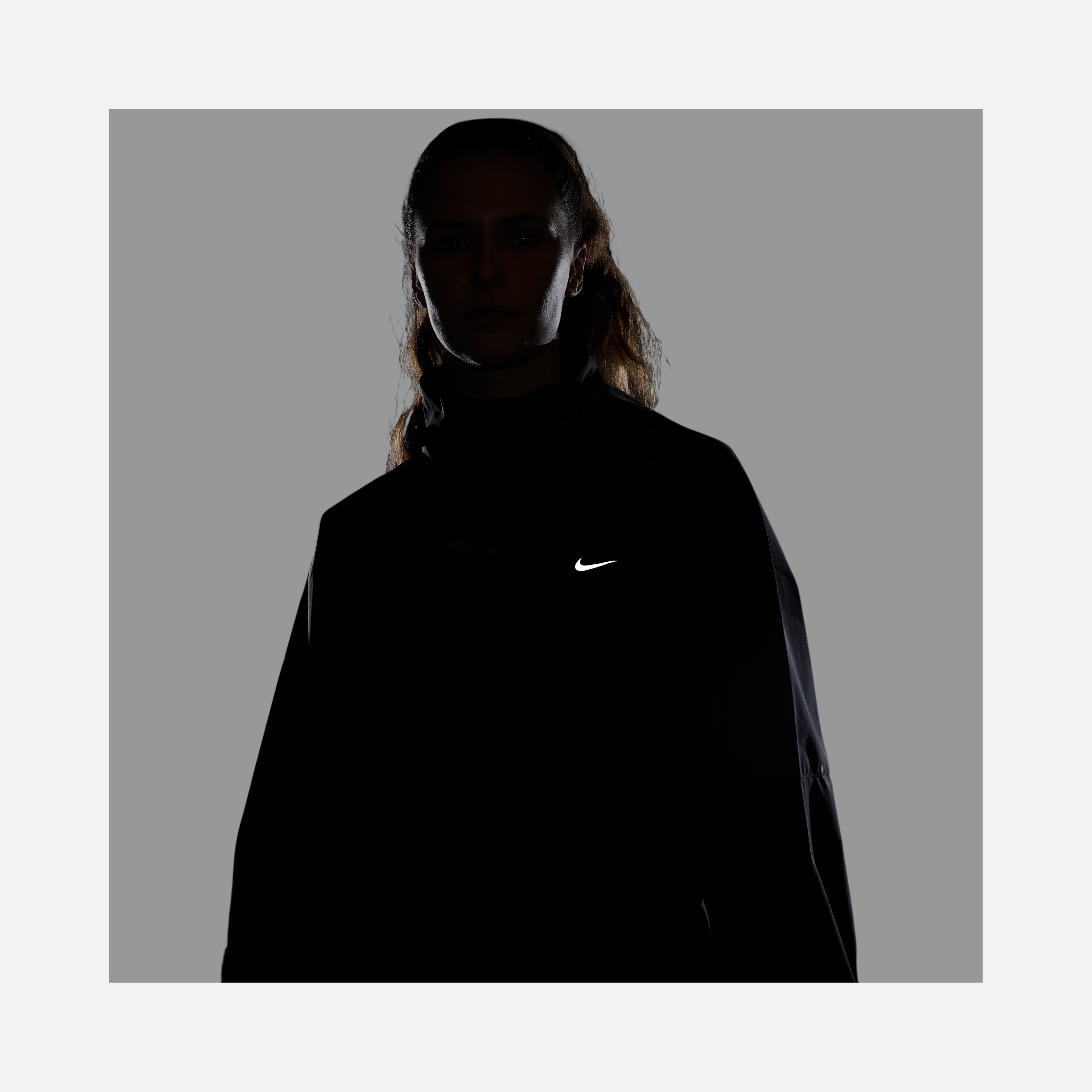 Nike Storm-Fit Swift Running Full-Zip Hoodie Kadın Ceket