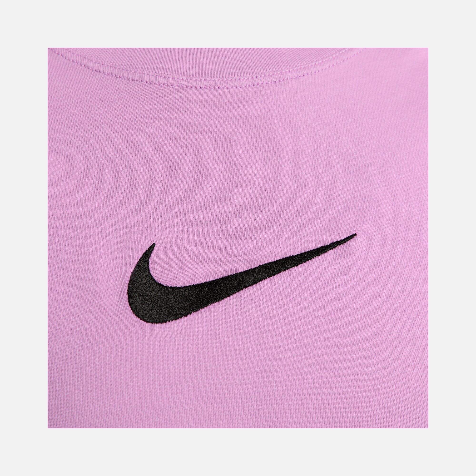 Nike Sportswear Gel-Midi Swoosh Graphic Boyfriend Short-Sleeve Kadın Tişört