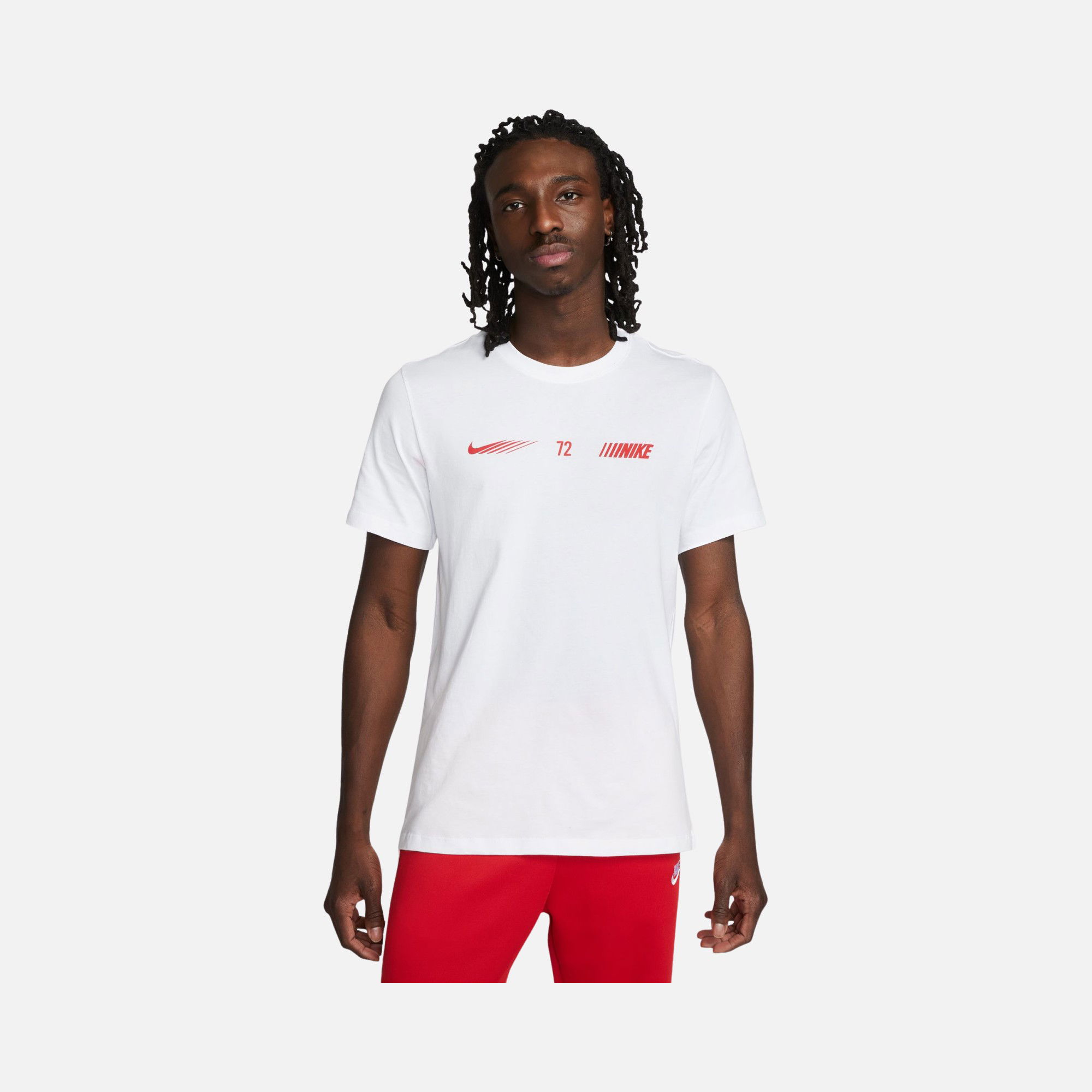 Nike Sportswear Standard Issue Short-Sleeve Erkek Tişört