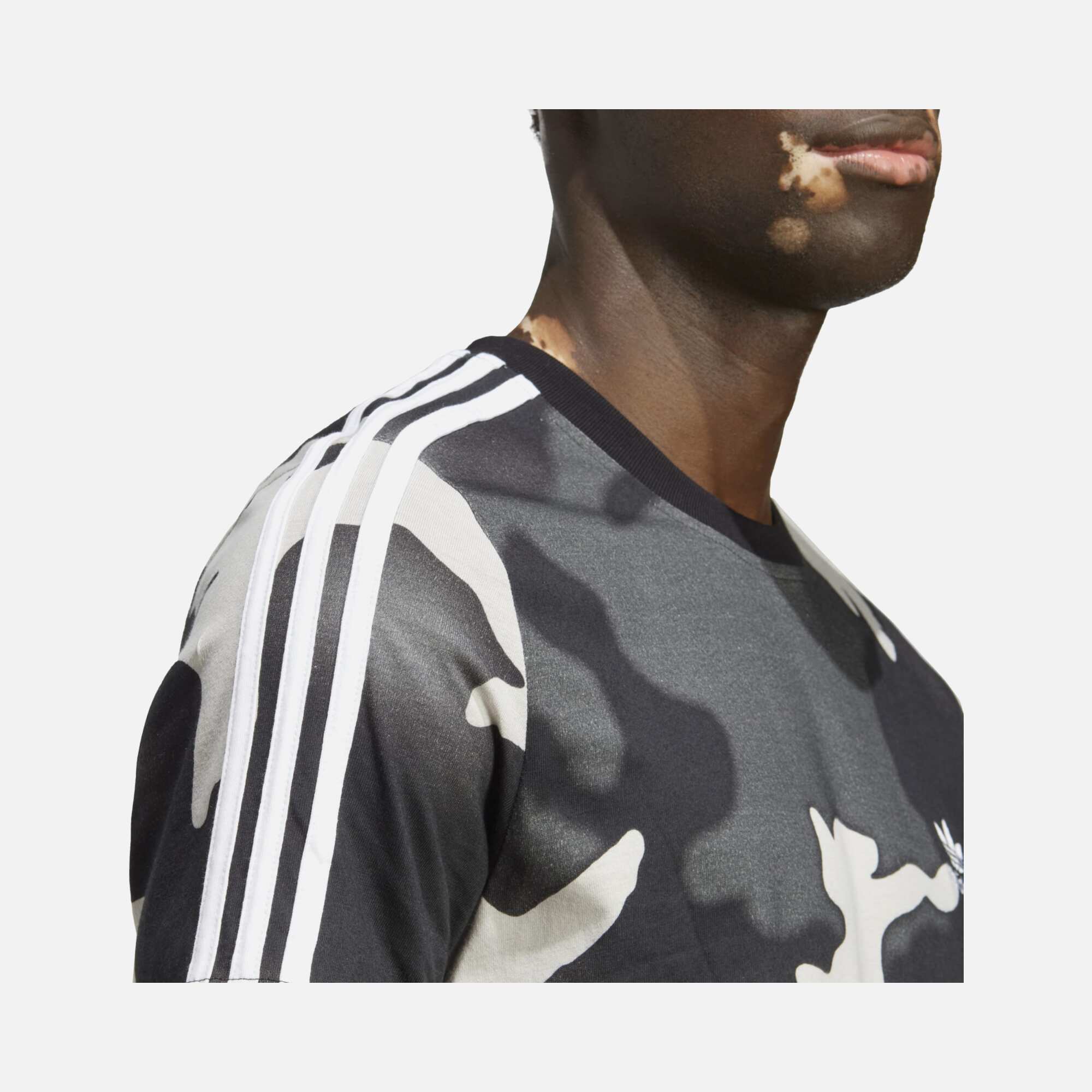 adidas Sportswear Graphics Camouflage Allover Short-Sleeve Erkek Tişört