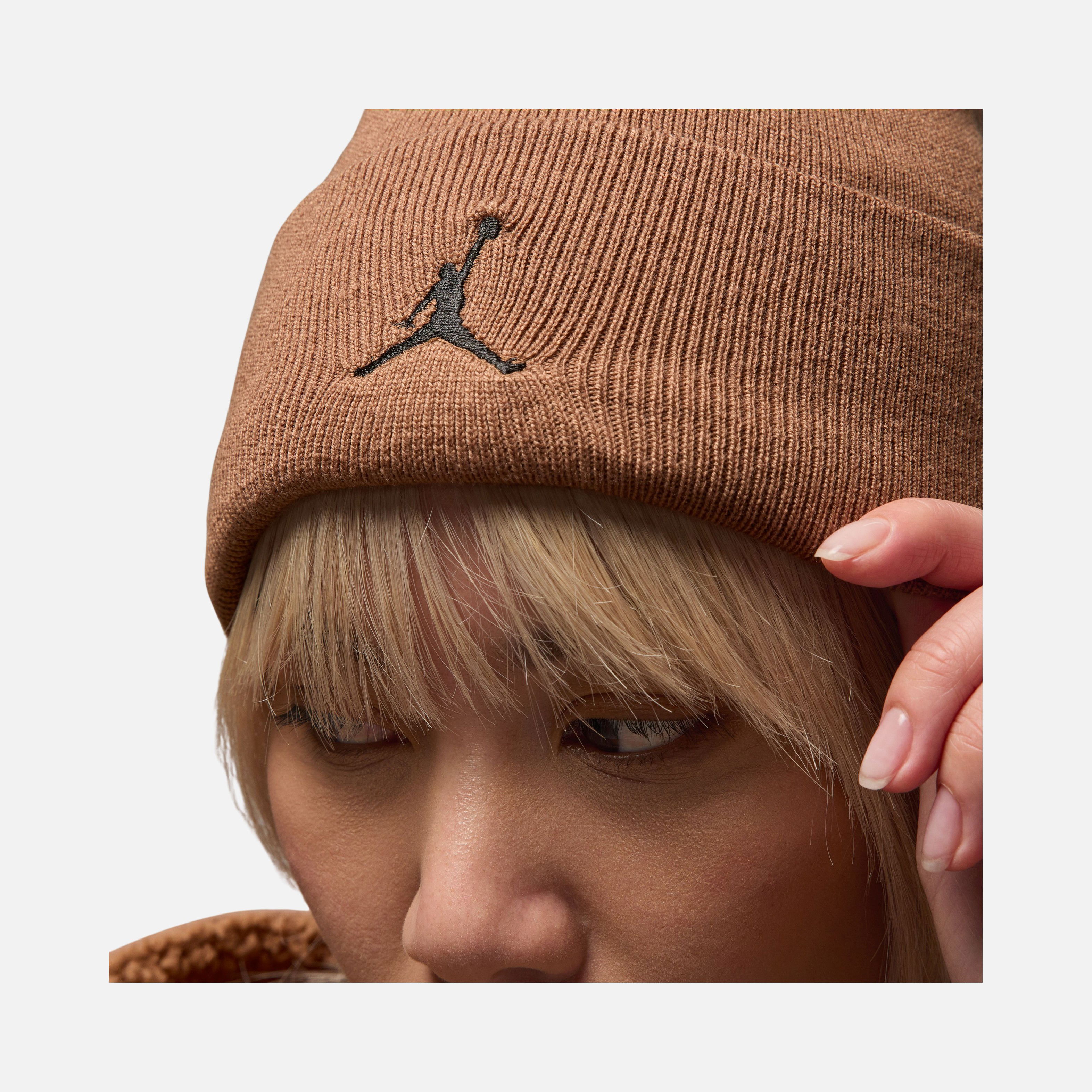 Nike Jordan Essential Peak Satin Lined Embroidered Logo Unisex Bere