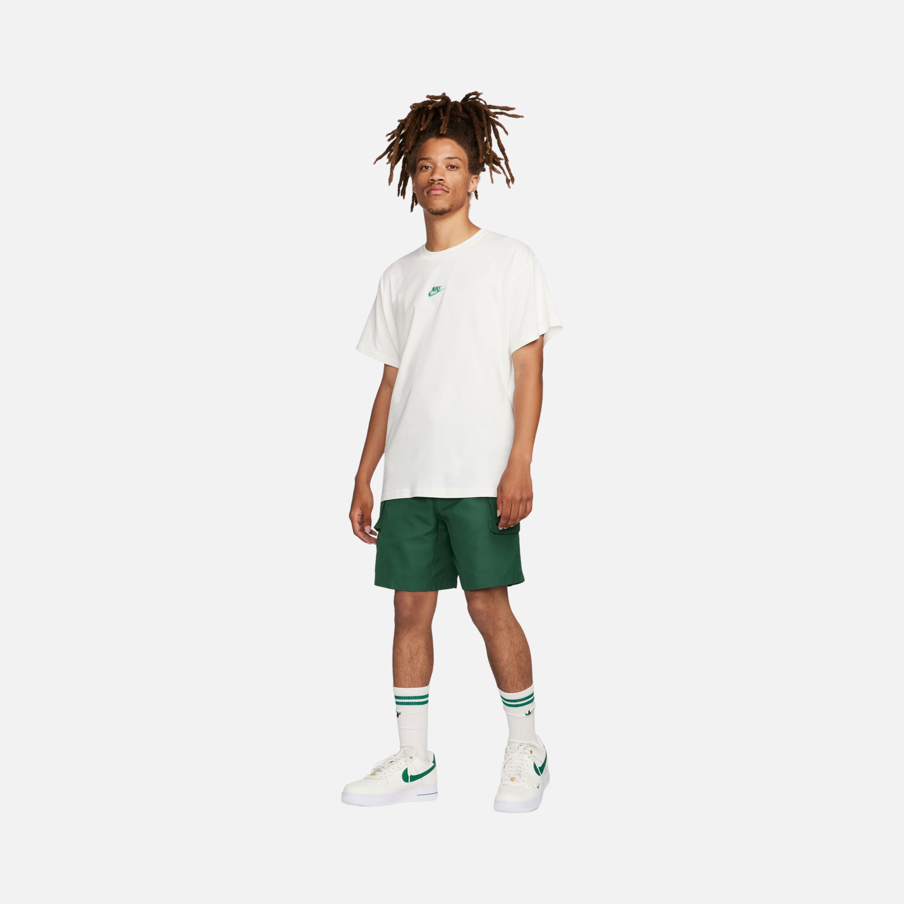 Nike Sportswear Club Wide Cut Short-Sleeve Erkek Tişört