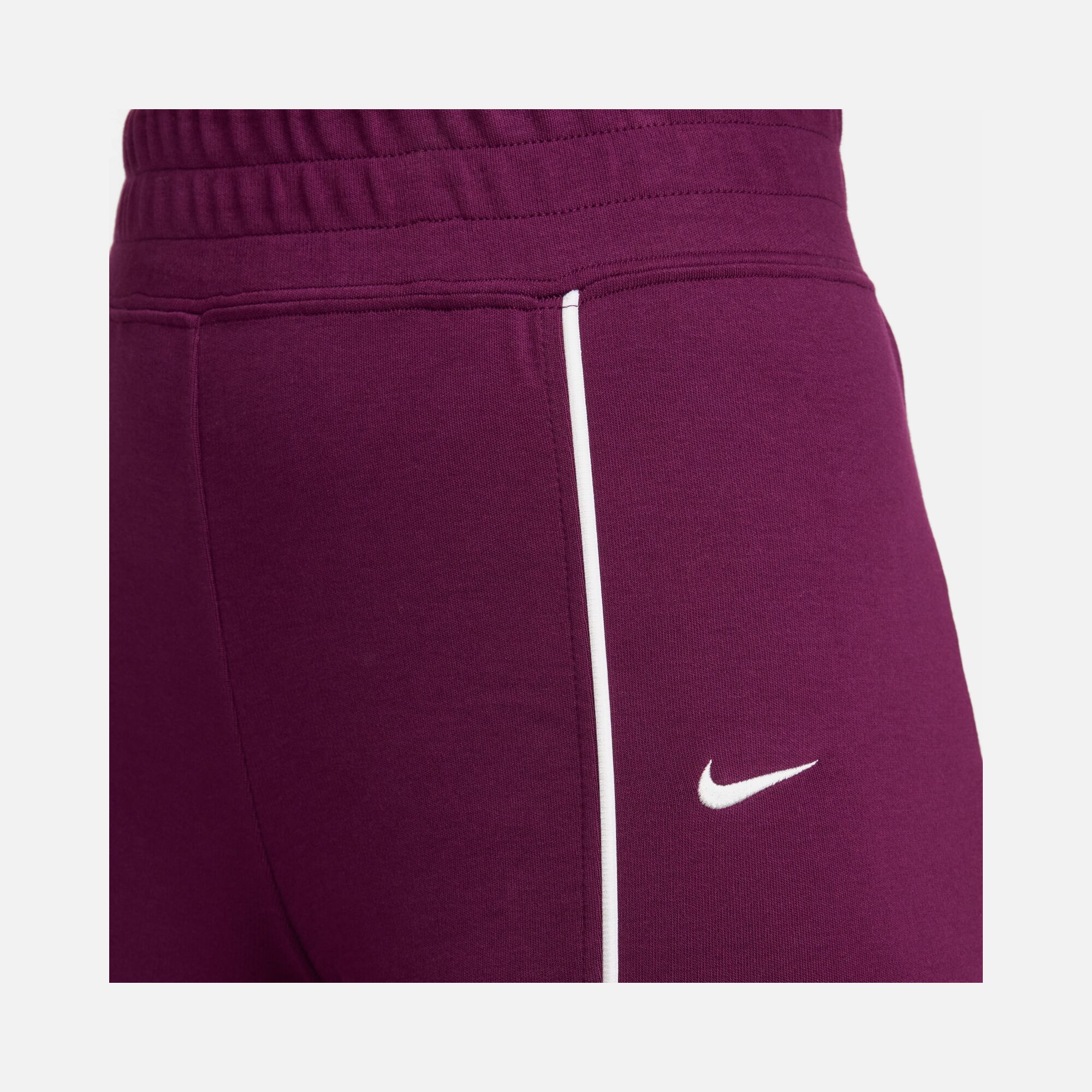 Nike Sportswear Collection Slit-Hem Kadın Pantolon