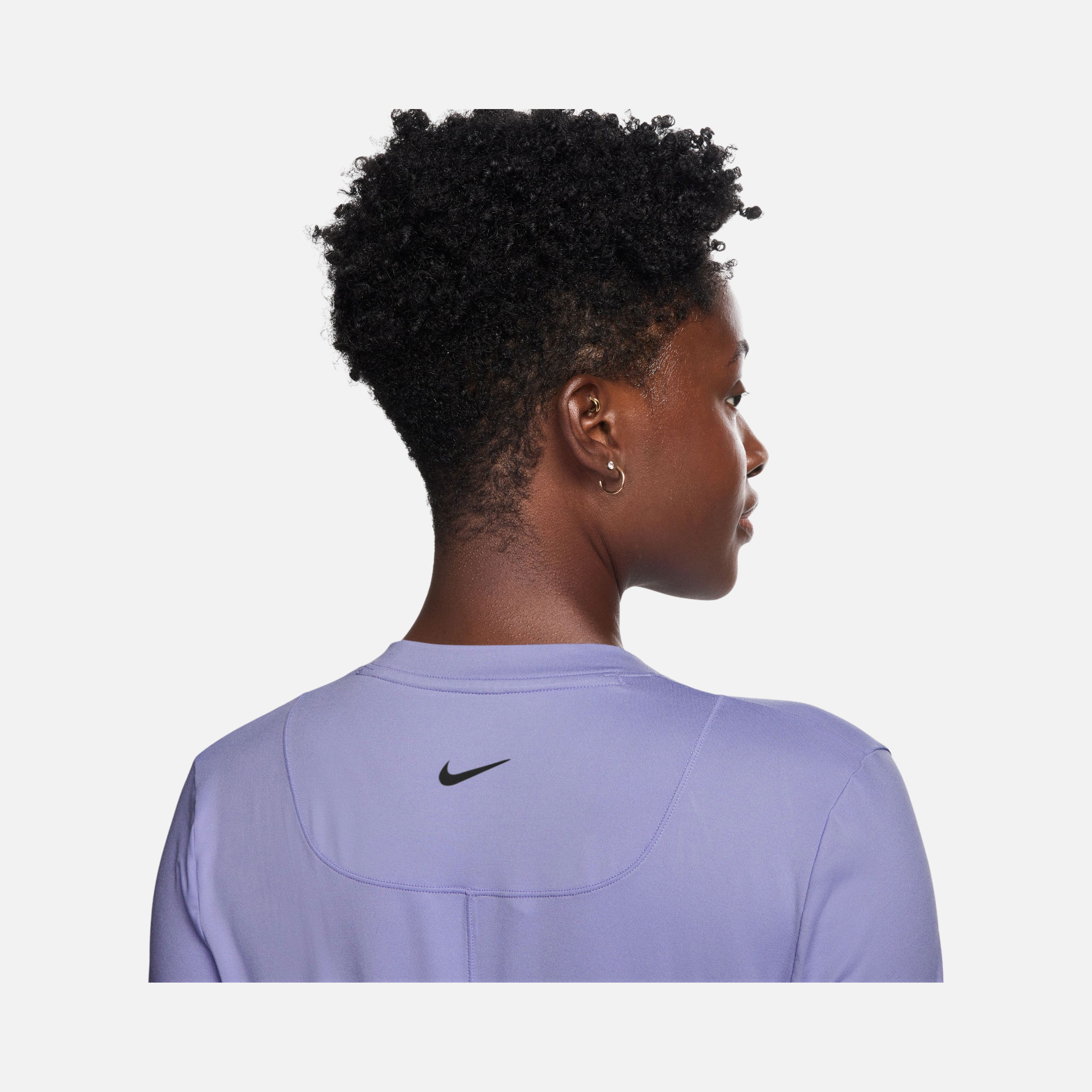 Nike One Dri-Fit Slim-Fit Training Short-Sleeve (Maternity) Kadın Tişört