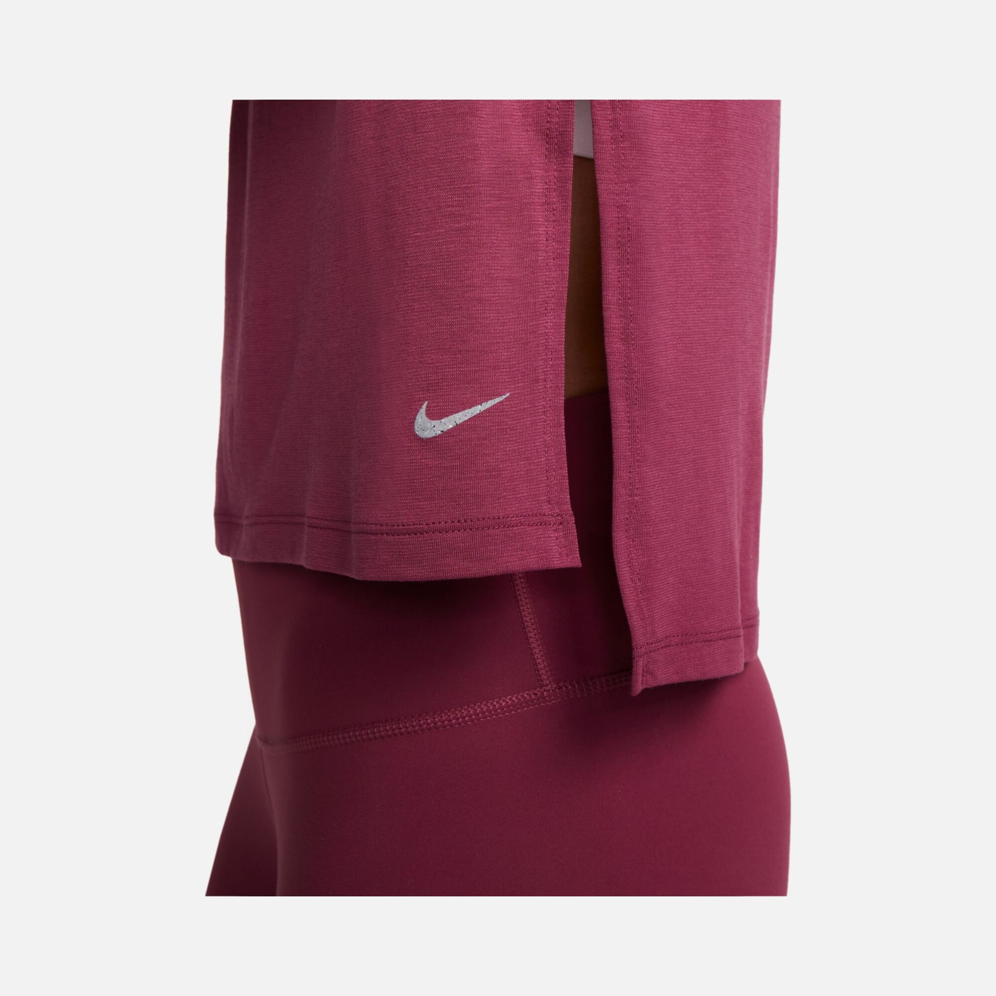 Nike Yoga Dri-Fit Training Short-Sleeve Kadın Tişört
