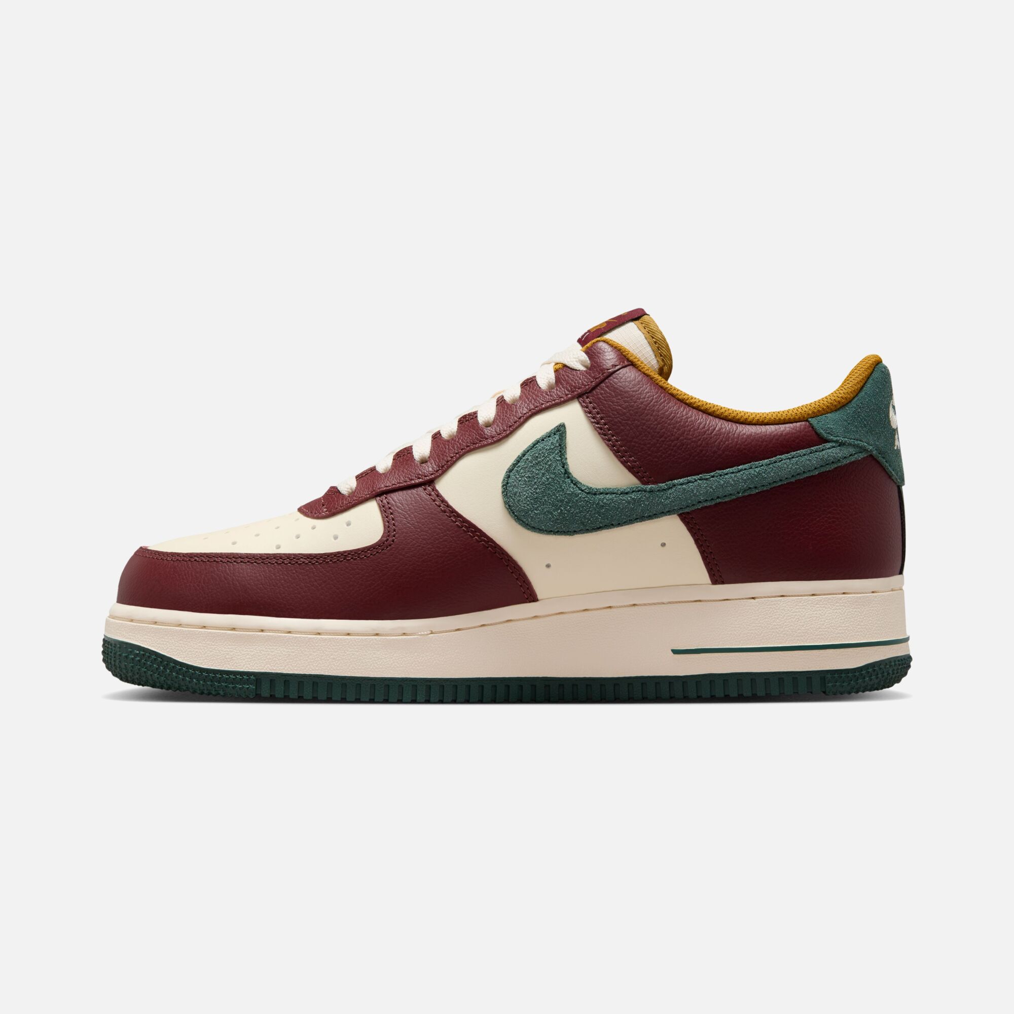 Nike Air Force 1 '07 LV8 HO24 Erkek Spor Ayakkabı