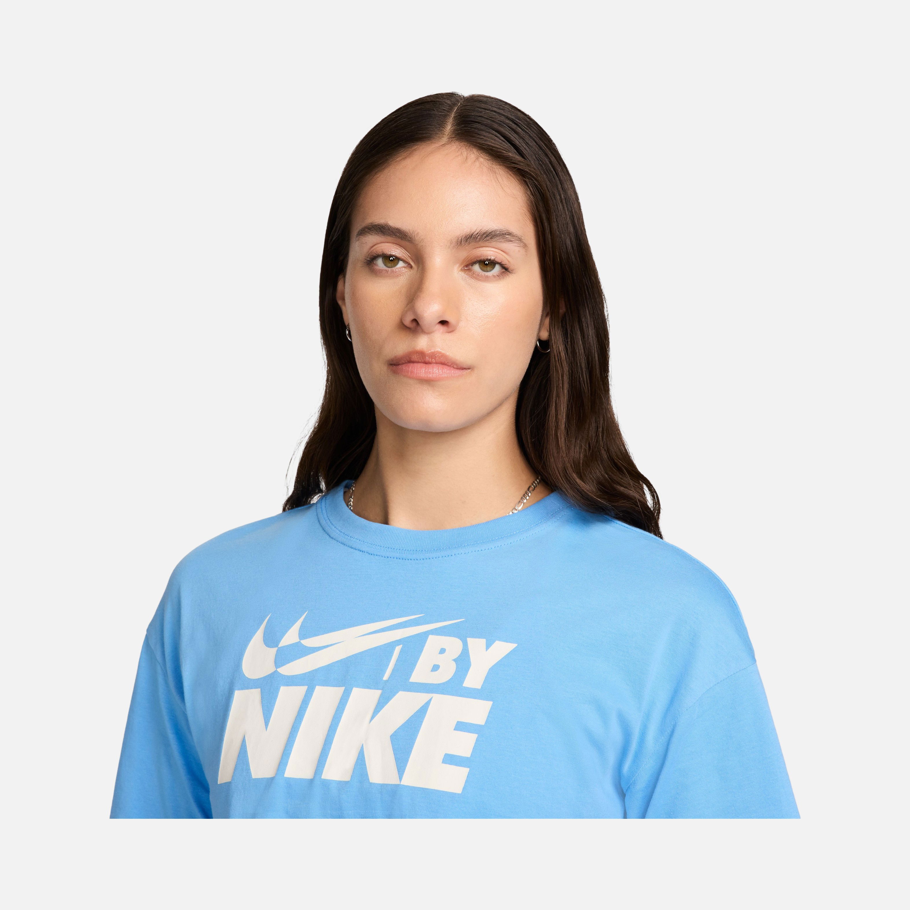 Nike Sportswear Gel Wide Cut & Off Shoulder Cropped Short-Sleeve Kadın Tişört