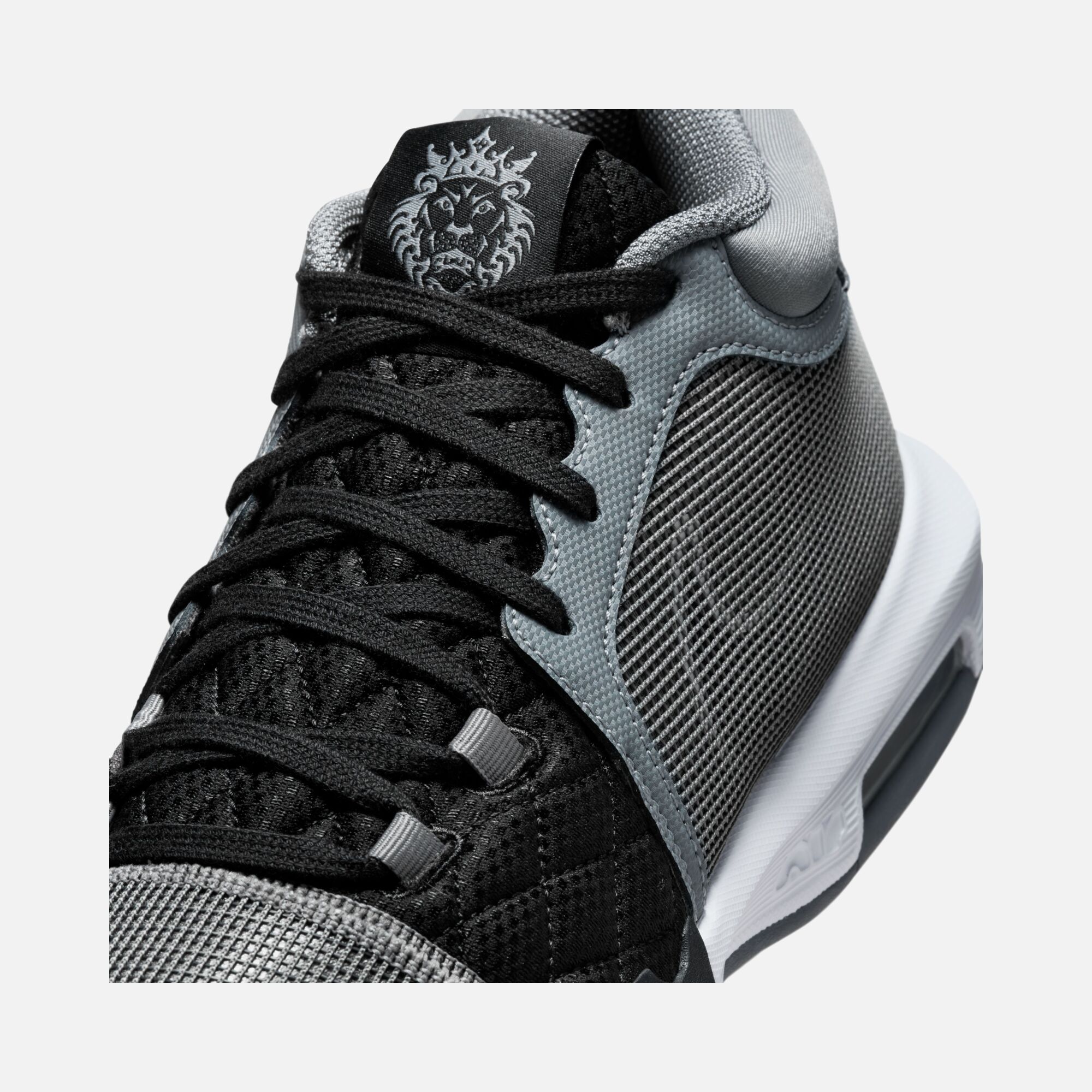 Nike LeBron James Witness VIII Erkek Basketbol Ayakkabısı