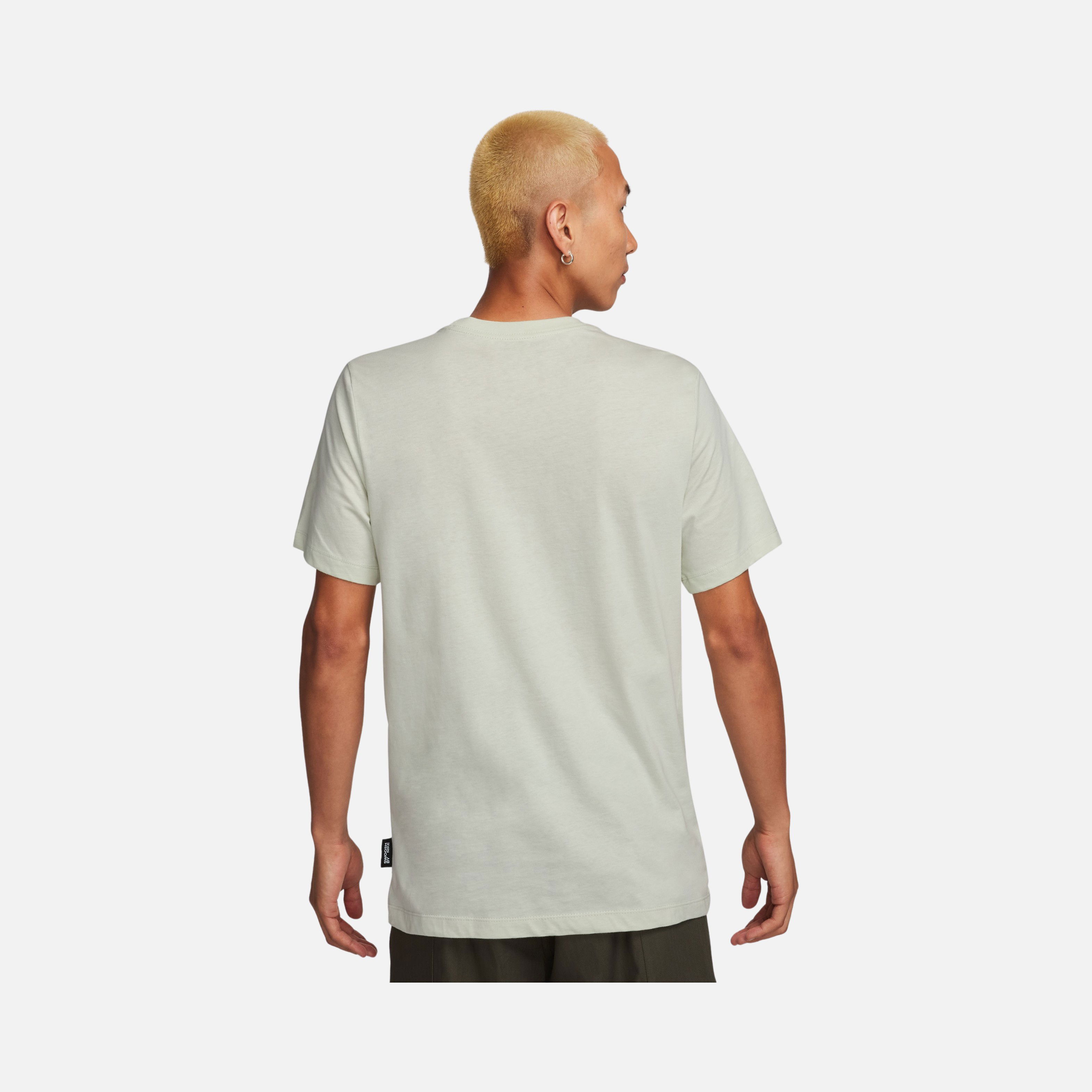 Nike Sportswear Big Swoosh Graphic Short-Sleeve Erkek Tişört