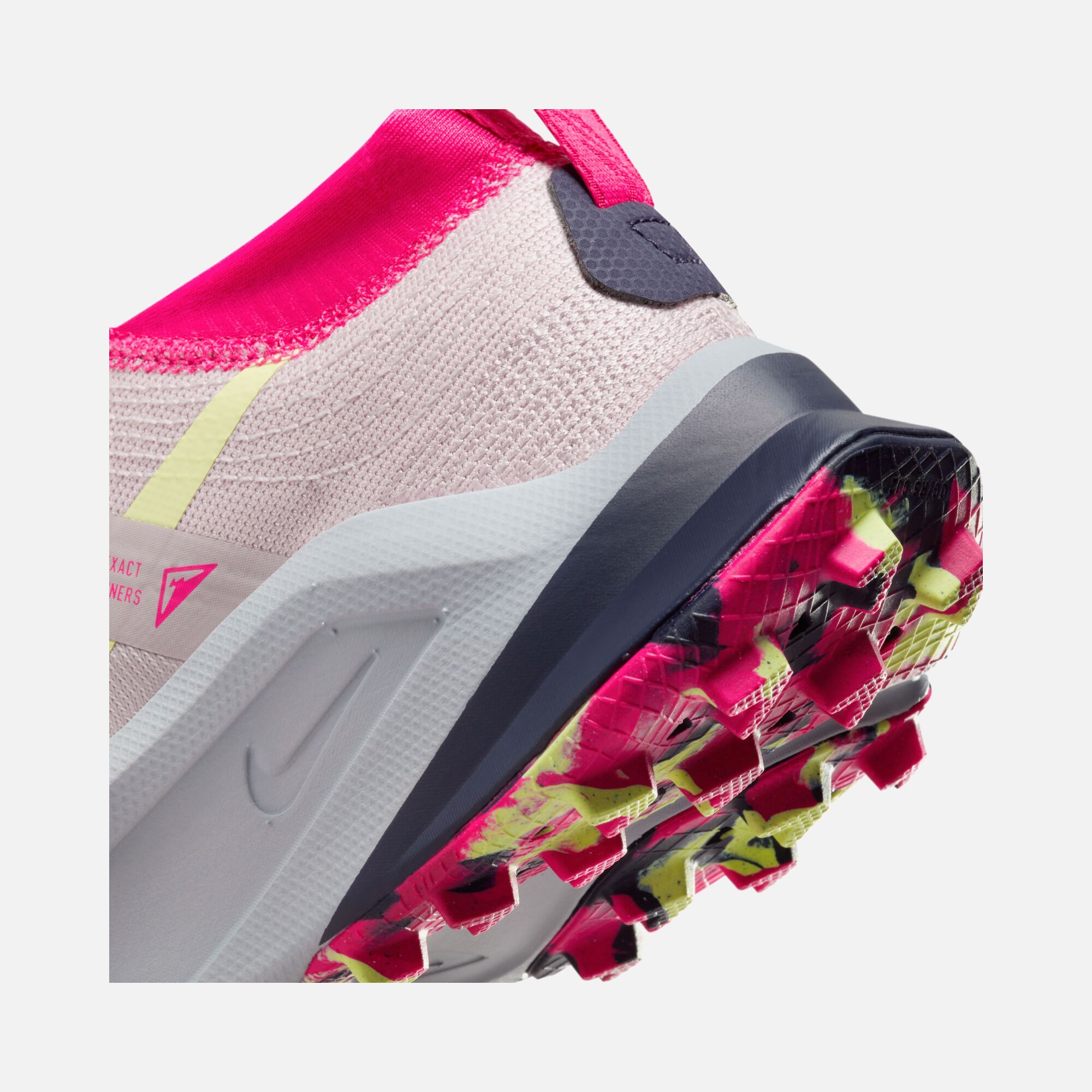 Nike ZoomX Zegama Trail-Running Kadın Spor Ayakkabı