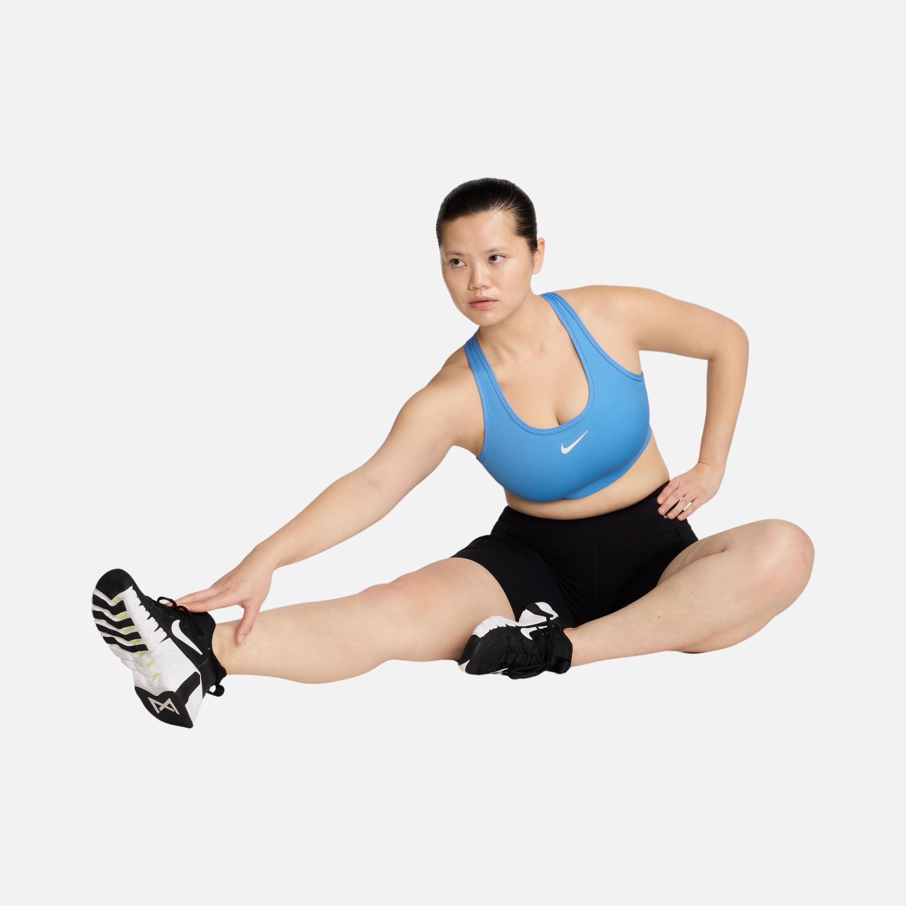 Nike Swoosh Medium Support Padded Training Kadın Bra