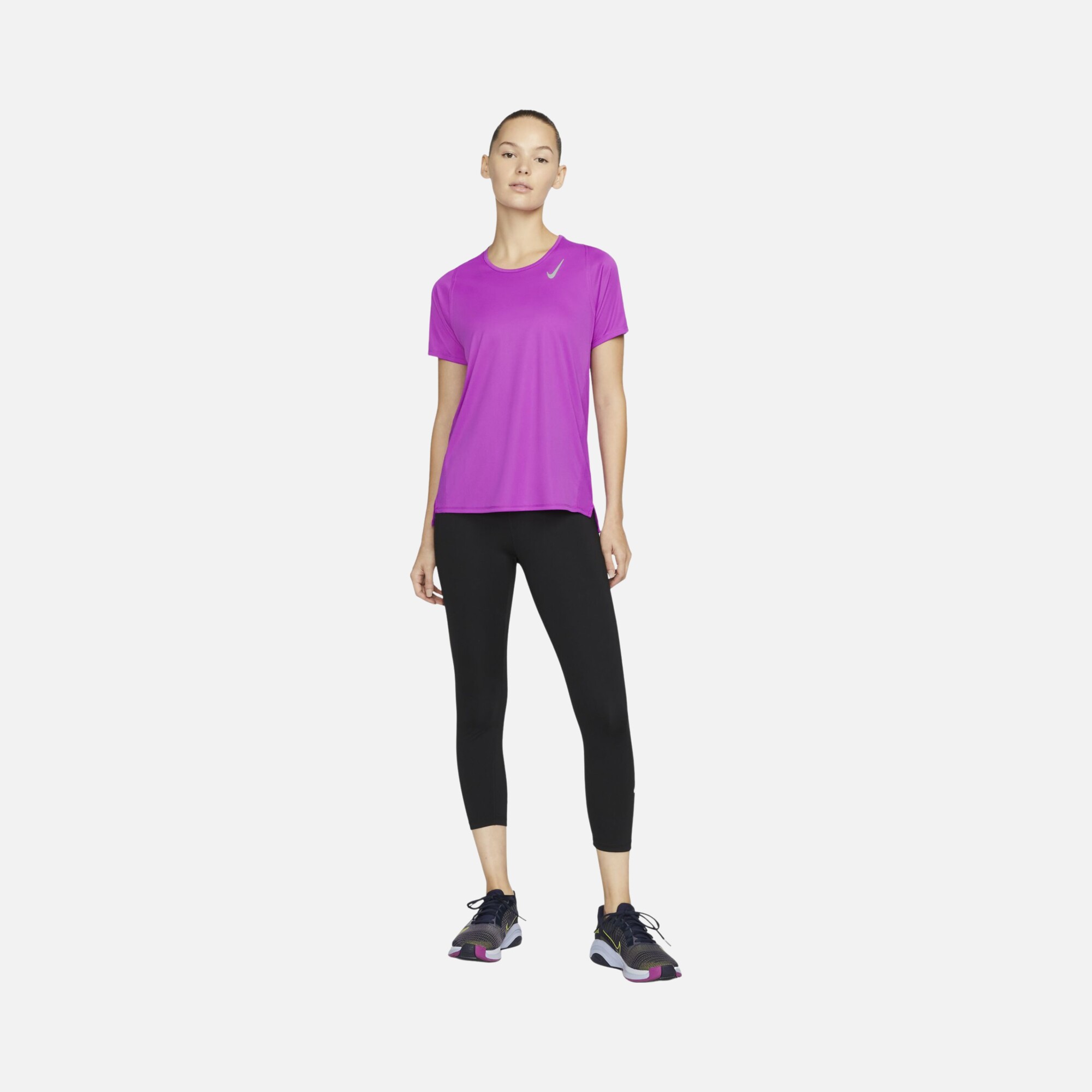 Nike Dri-Fit Race Running Short-Sleeve Kadın Tişört