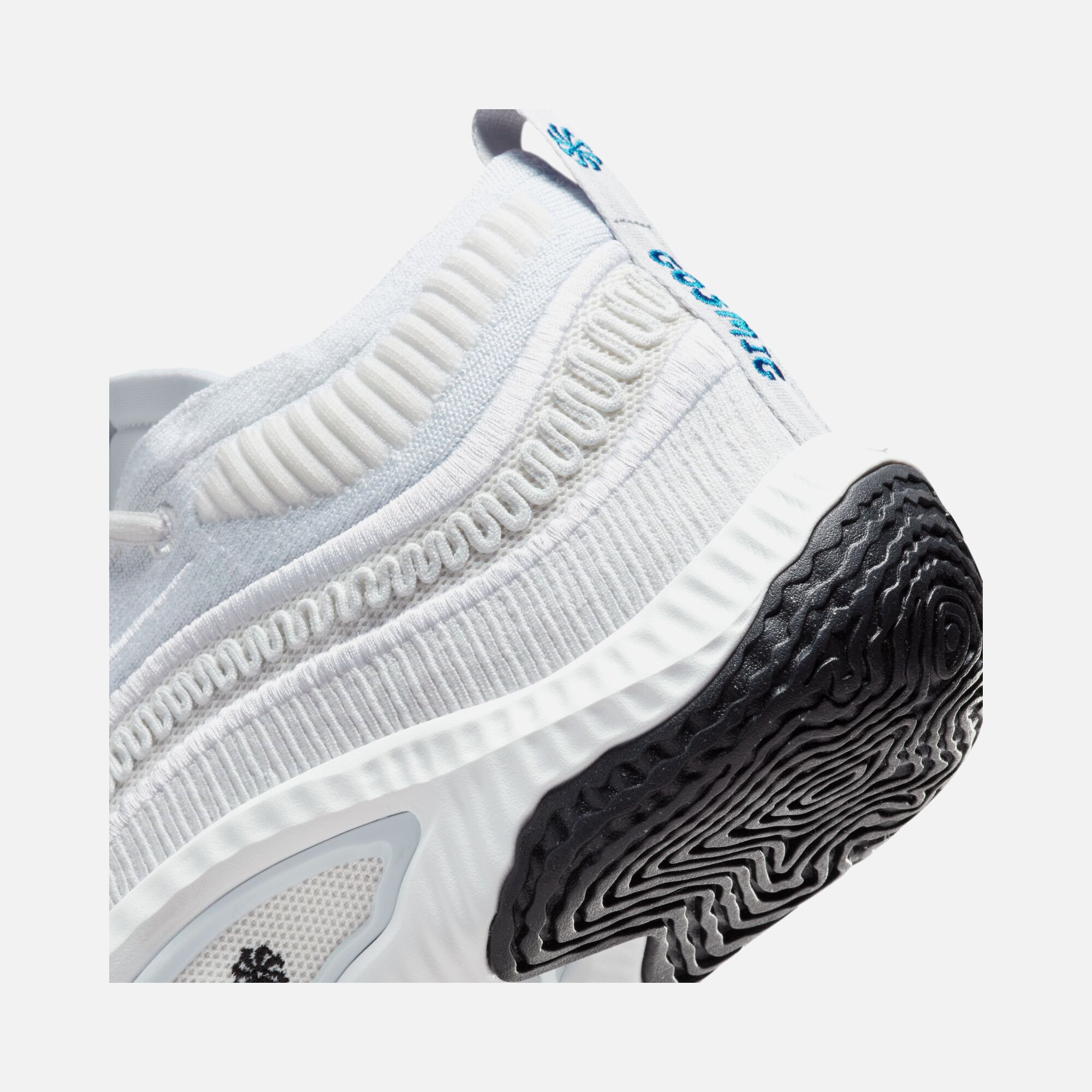 Nike Cosmic Unity 3 Erkek Basketbol Ayakkabısı