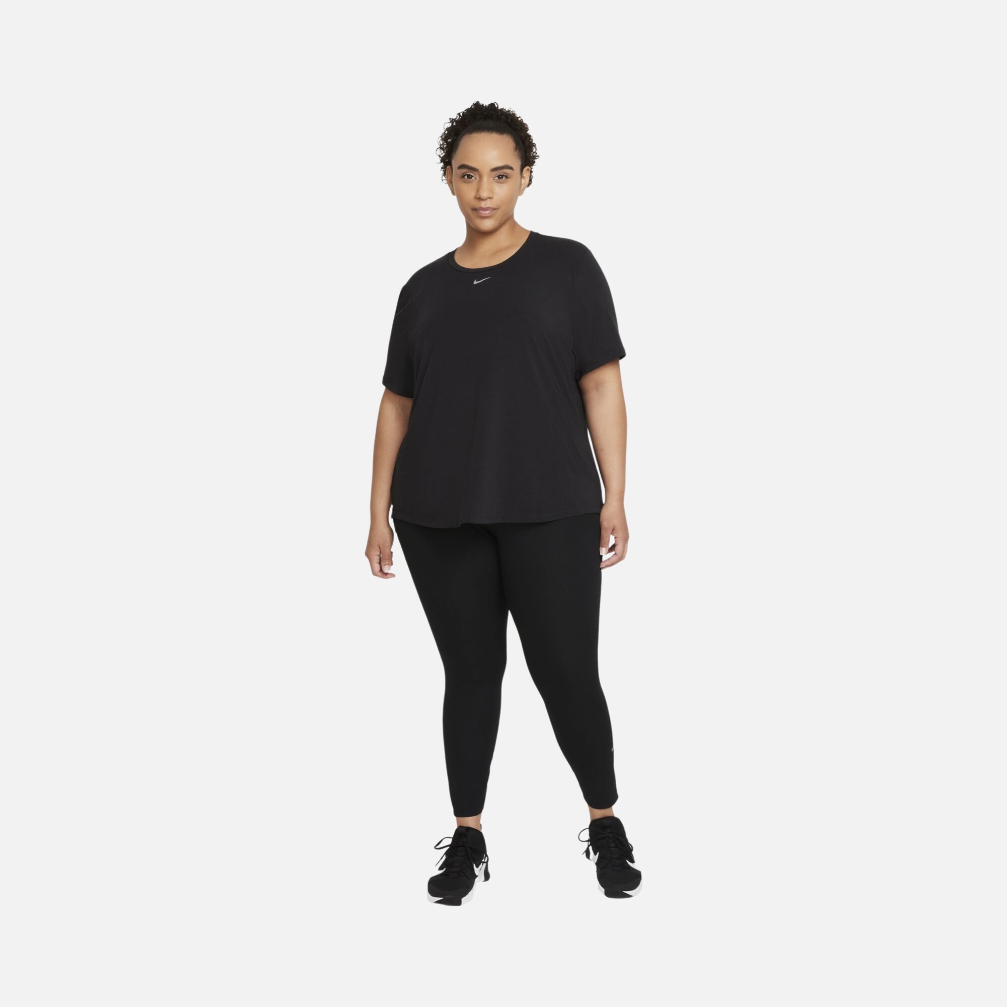 Nike Dri-Fit One Luxe Standard Fit Short-Sleeve Kadın Tişört