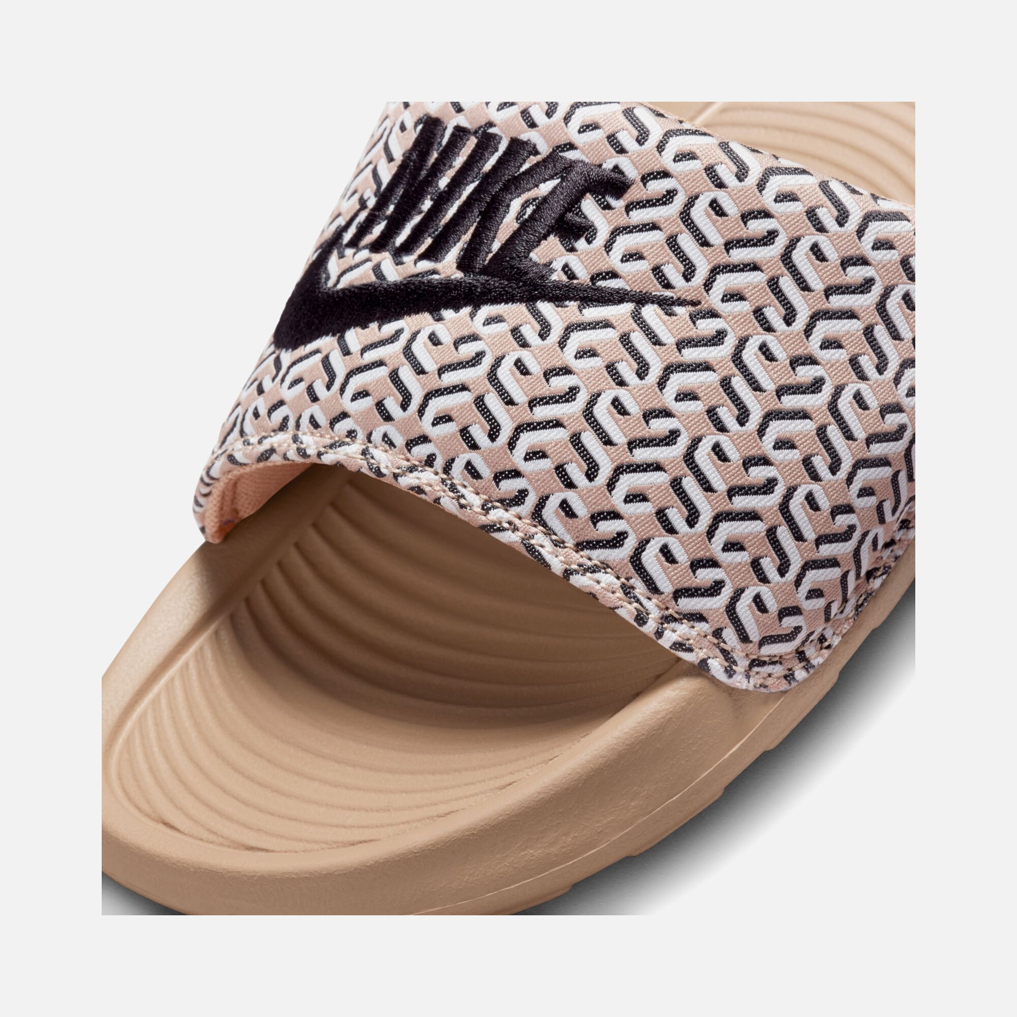 Nike Victori One ''Full Graphic Detail'' Kadın Terlik