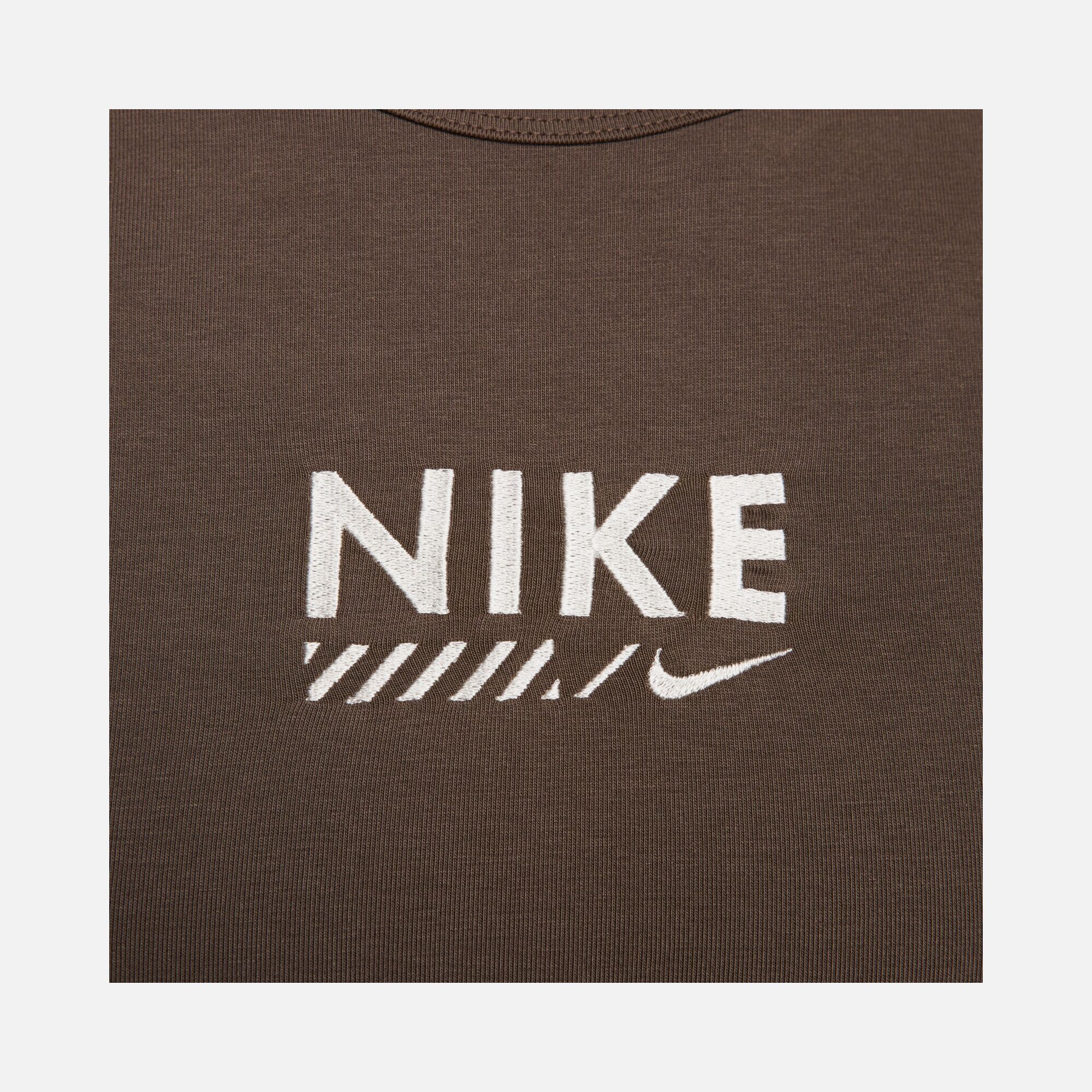 Nike Sportswear Gel Cropped Short-Sleeve Kadın Tişört