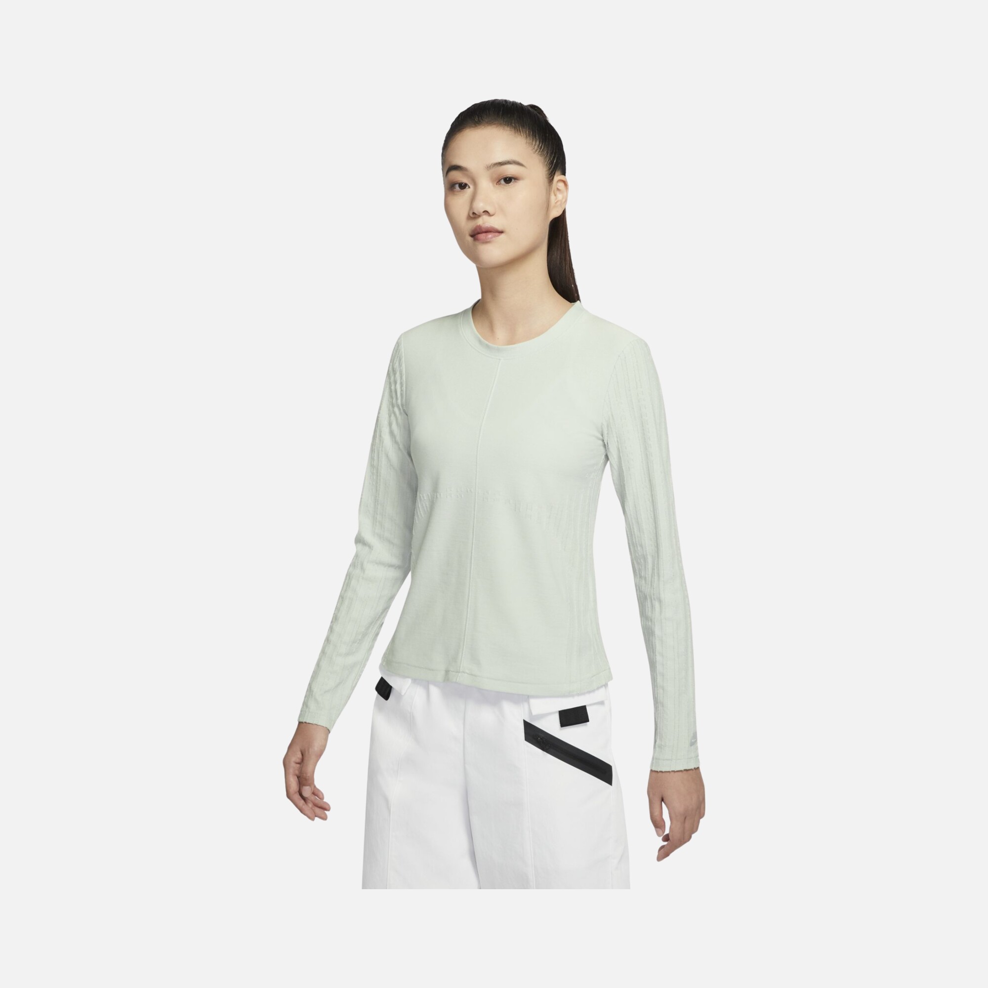 Nike Sportswear Dri-Fit ADV Tech Pack Long-Sleeve Kadın Tişört