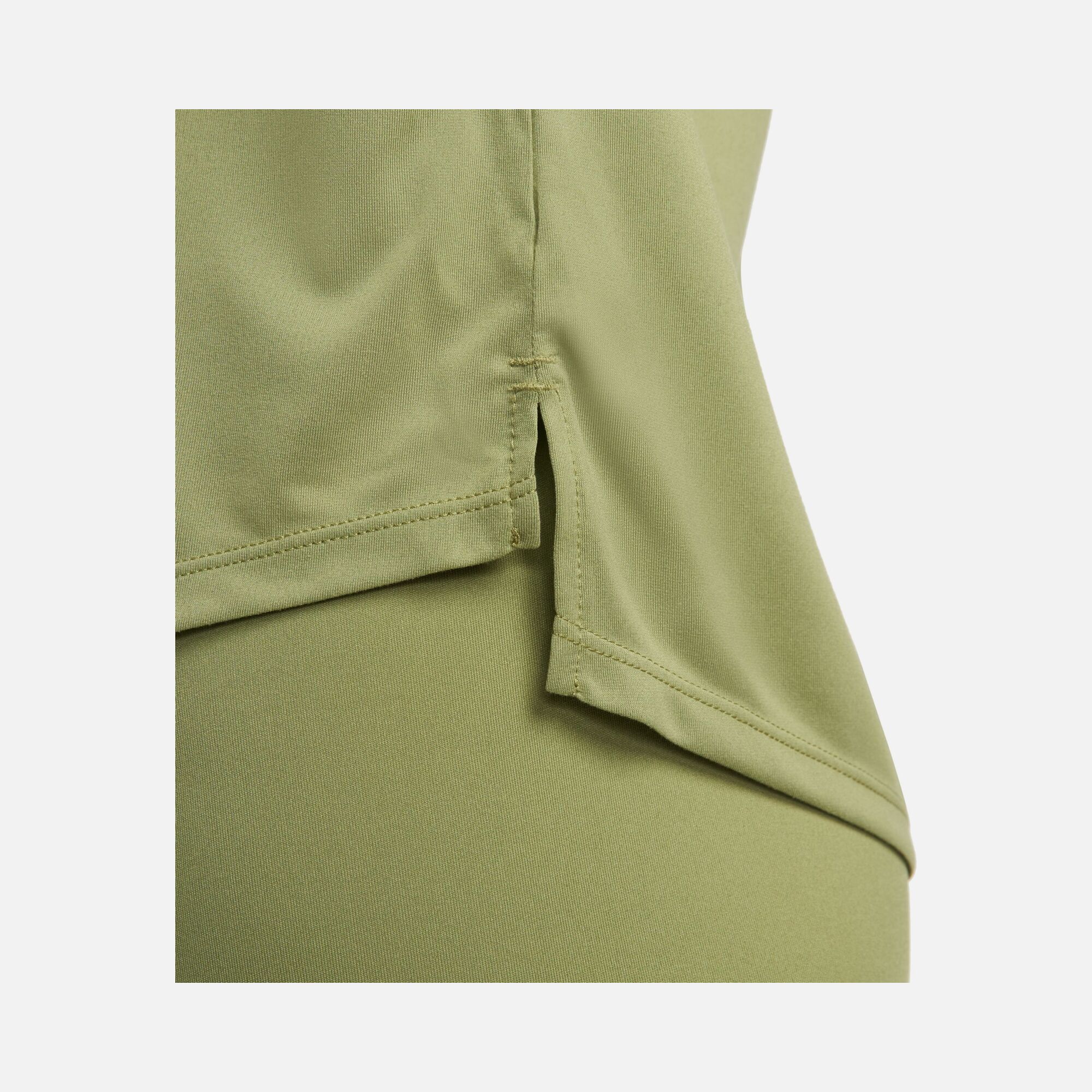 Nike Dri-Fit One Standard-Fit Short Sleeve Kadın Tişört