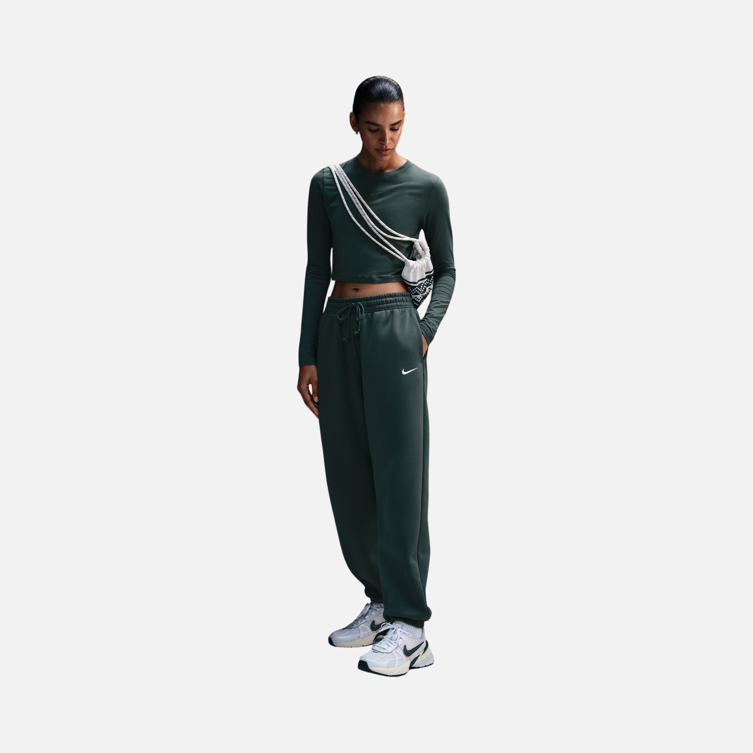 Nike Sportswear Chill Knit Slim Cropped Long-Sleeve Kadın Tişört