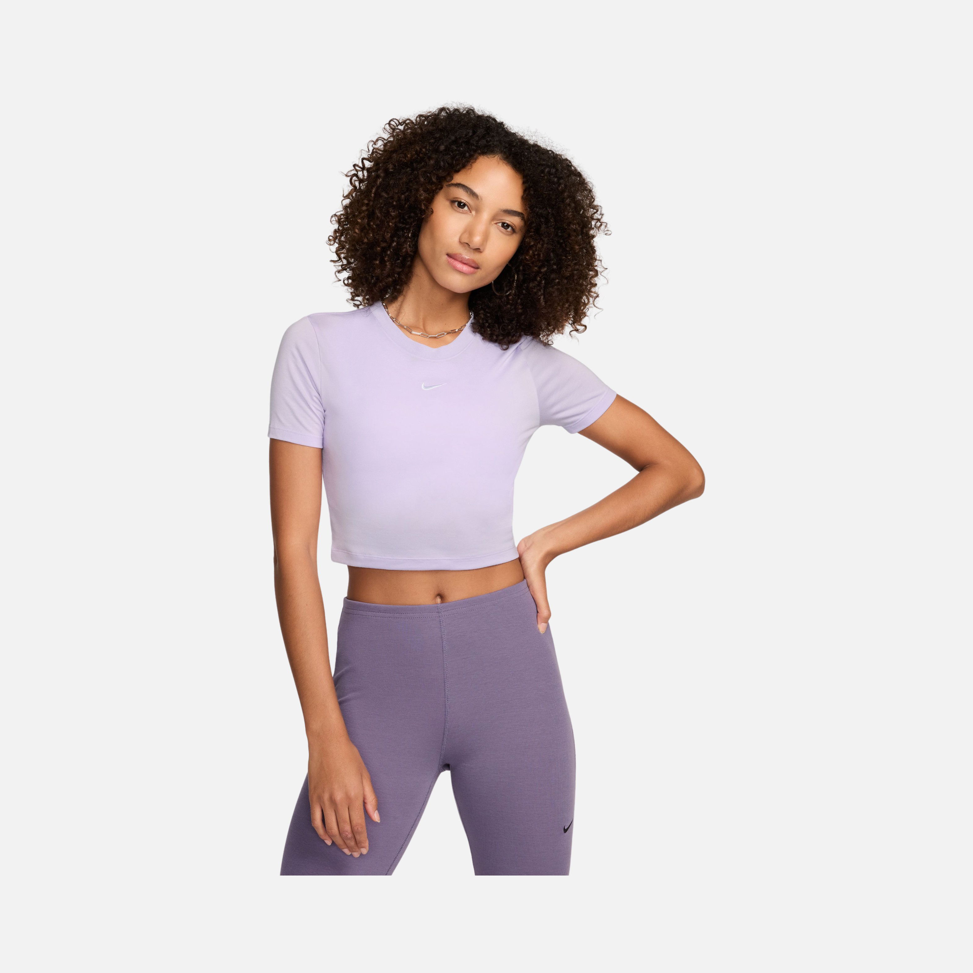 Nike Sportswear Essential Slim-Fit Cropped Short-Sleeve Kadın Tişört