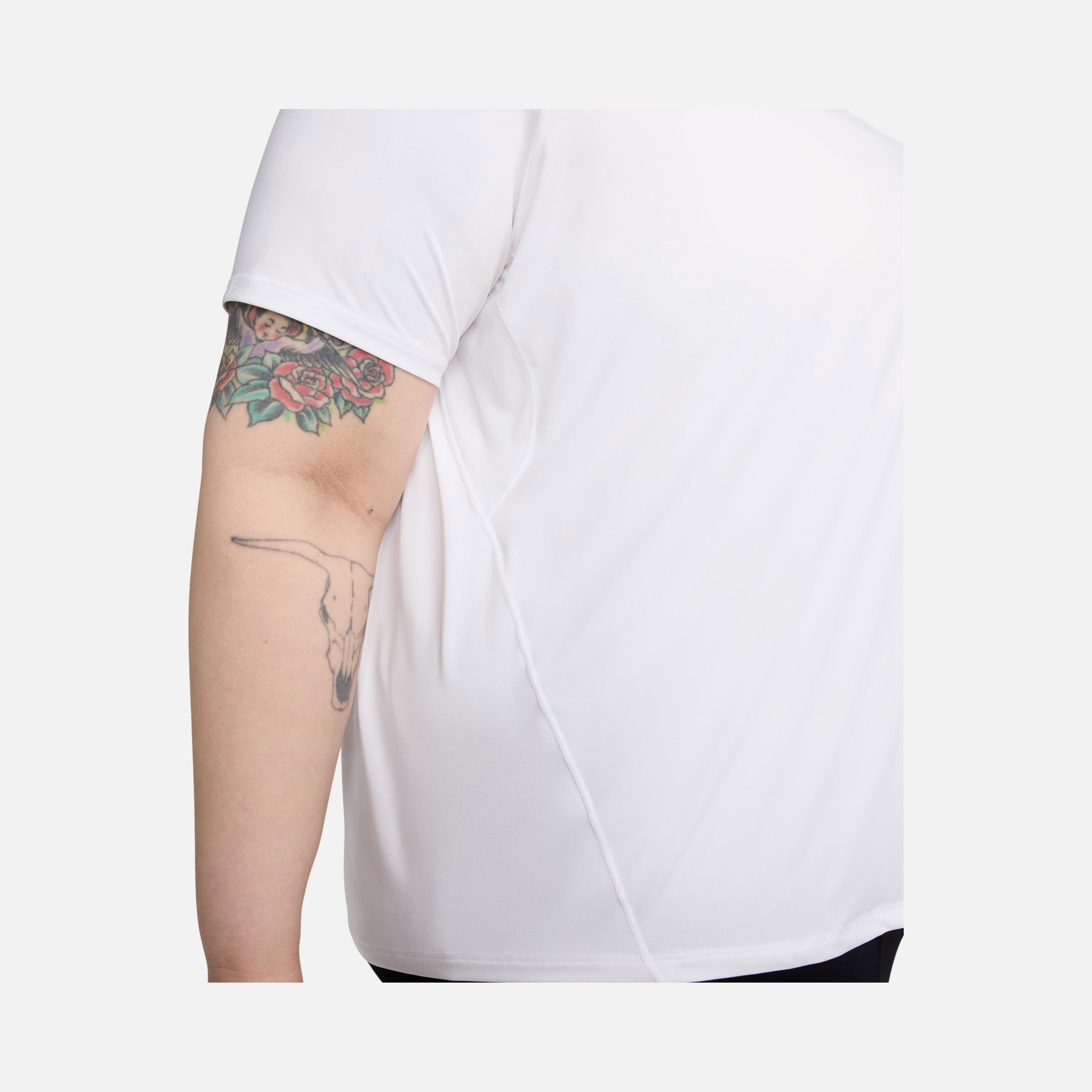 Nike One Classic Dri-Fit Short-Sleeve Training (Plus Size) Kadın Tişört