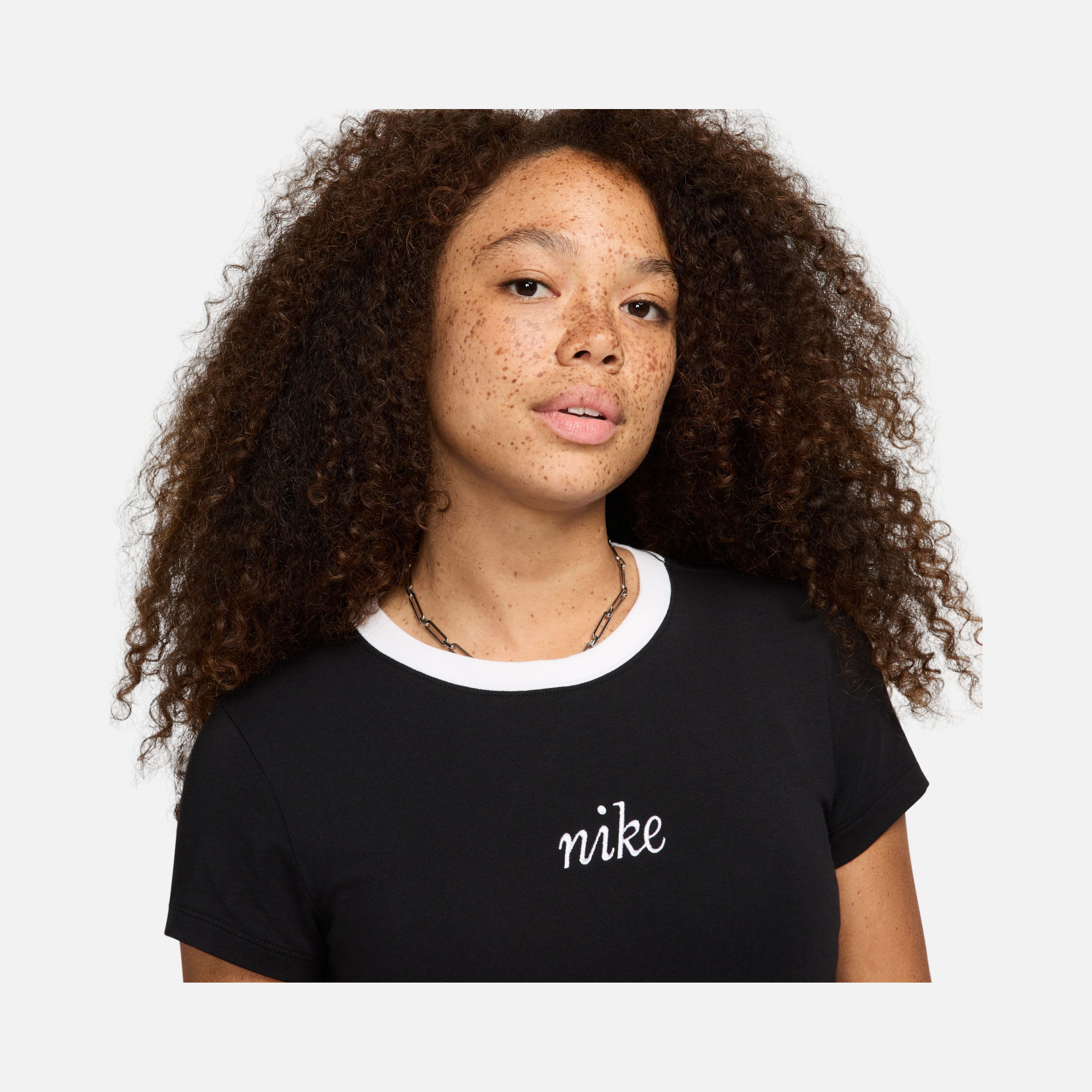 Nike Sportswear Chill Knit Slim Mid Cropped Short-Sleeve Kadın Tişört