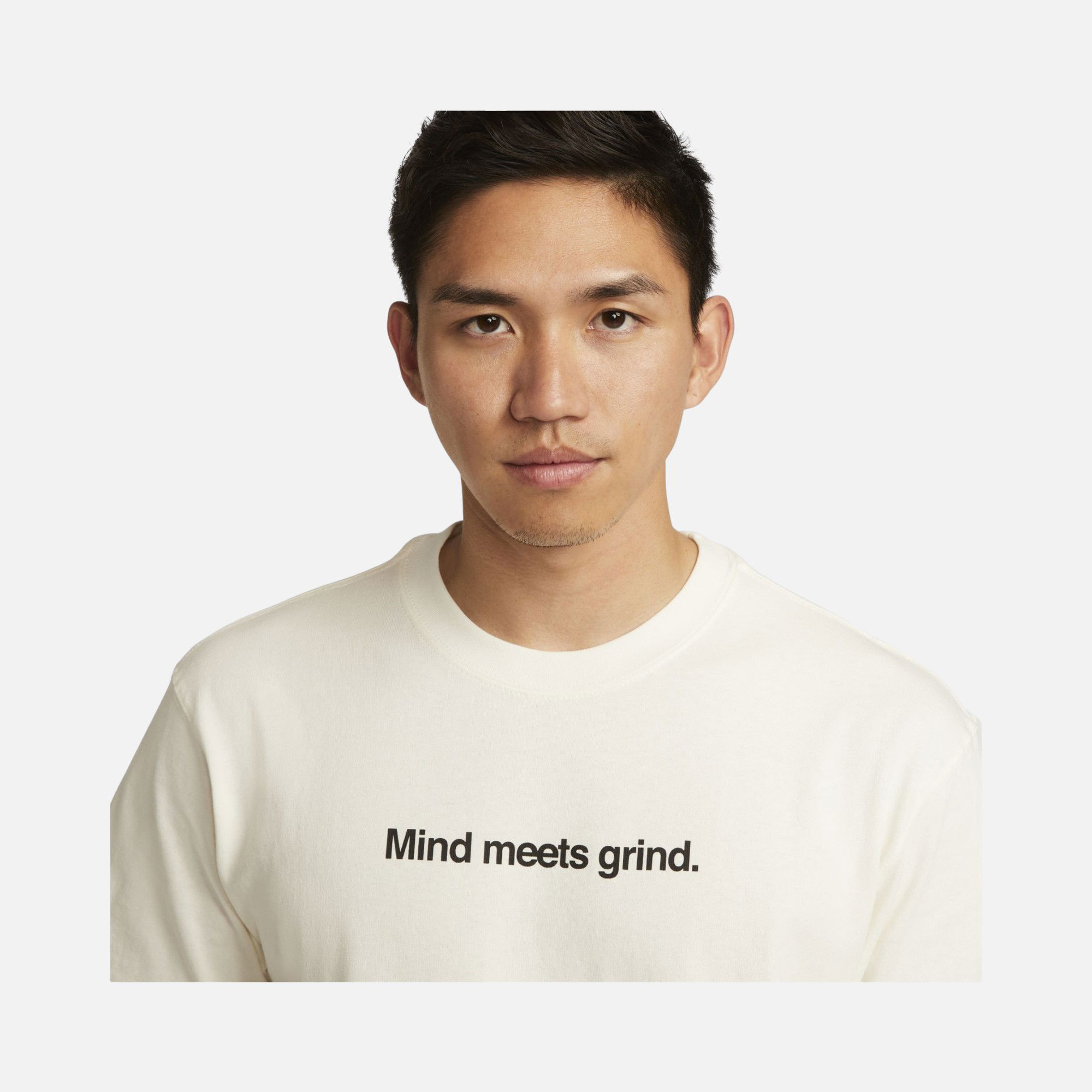 Nike ''Mind Meets Gring'' Sustainable Short-Sleeve Erkek Tişört