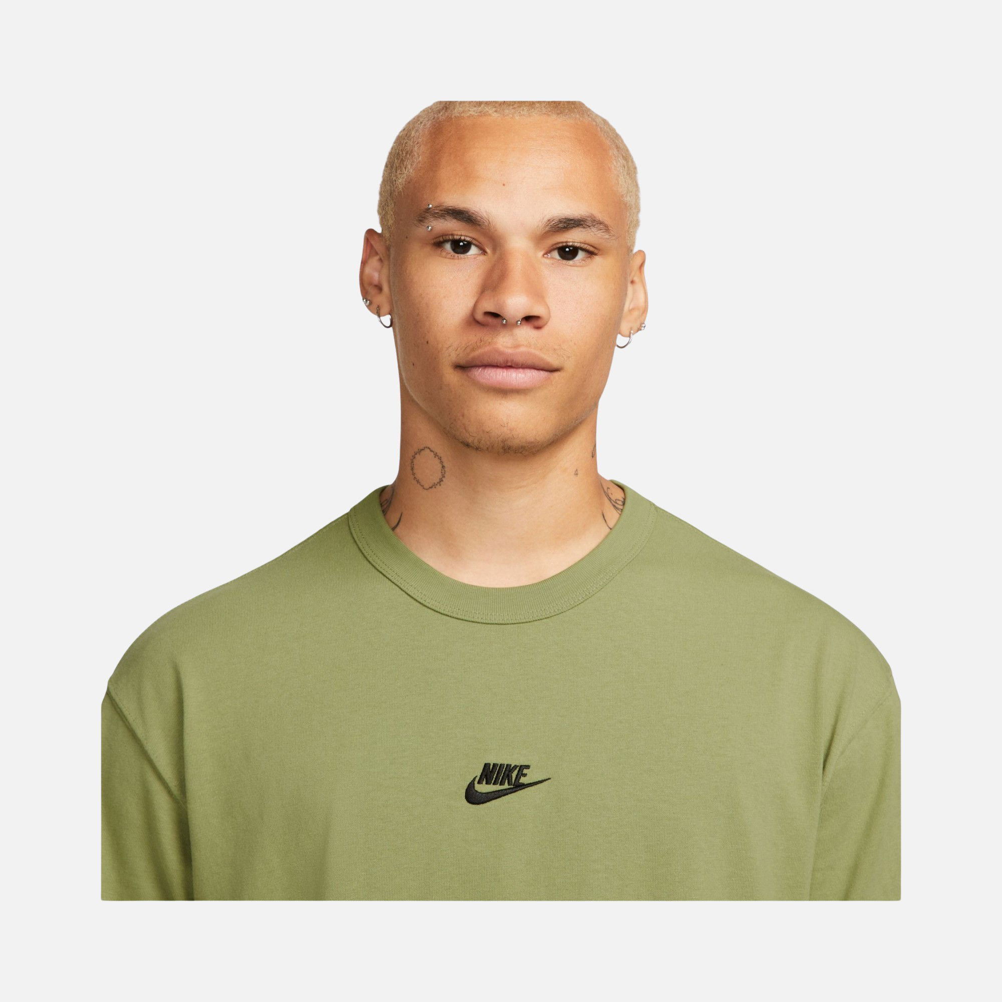 Nike Sportswear Premium Essentials Short-Sleeve Erkek Tişört