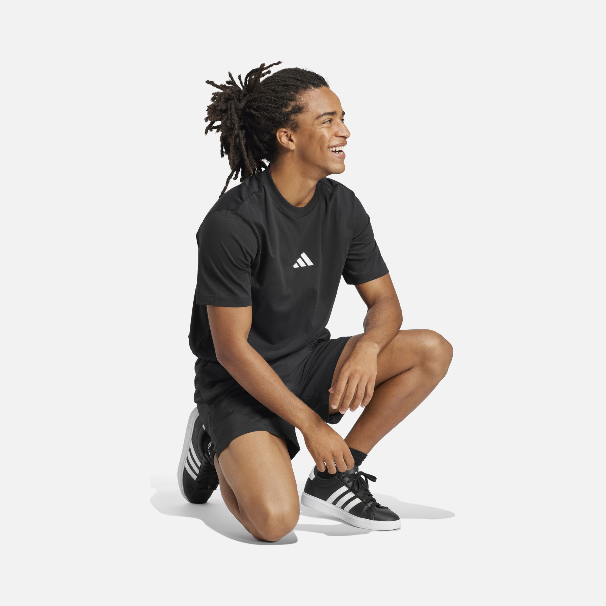 adidas Sportswear Essentials Embroidered Small Logo Single Jersey Short-Sleeve Erkek Tişört