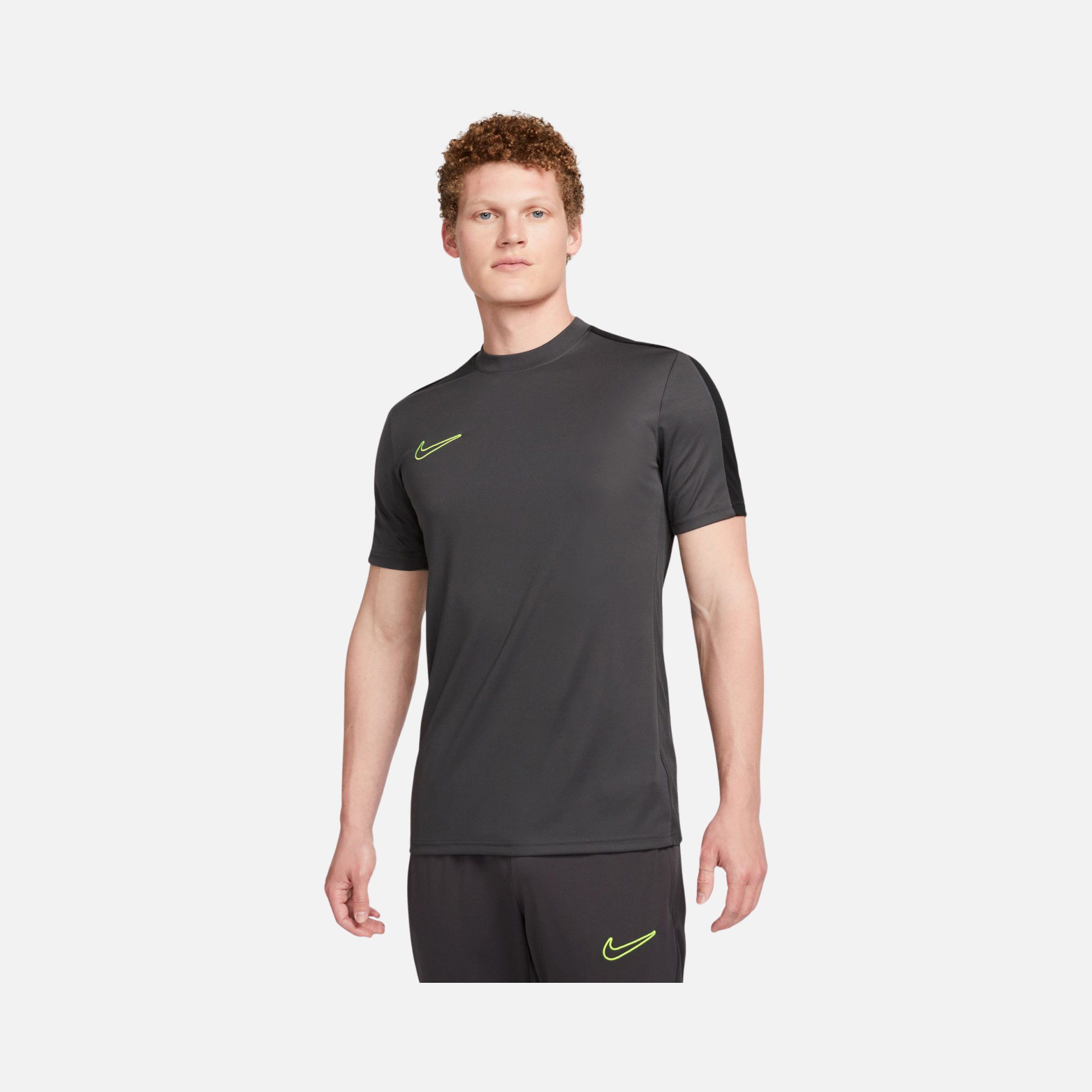 Nike Dri-Fit Academy Smooth Knit Global Football Training Short-Sleeve Erkek Tişört