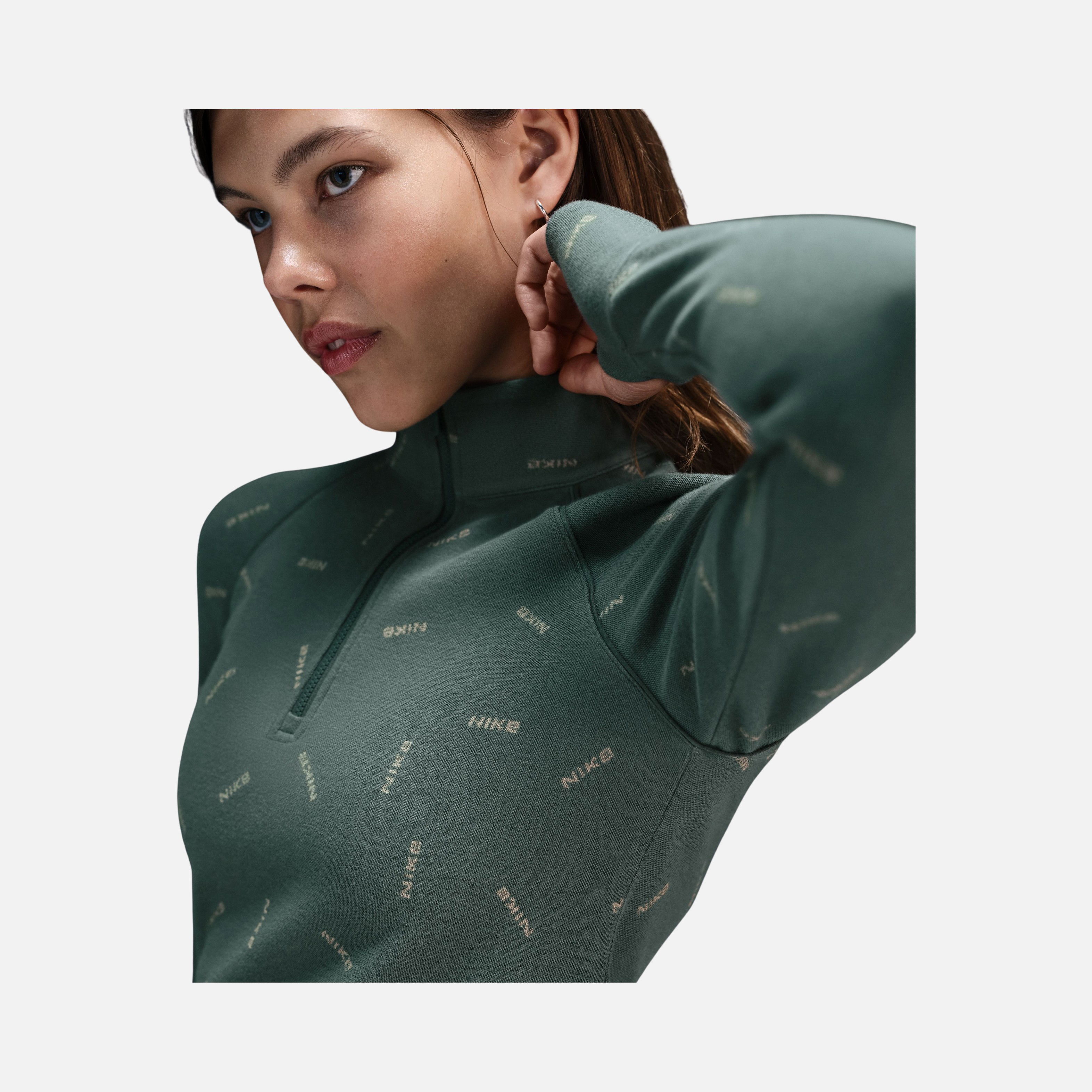 Nike Sportswear Collection Logo Slim 1/2-Zip Long-Sleeve Kadın Tişört