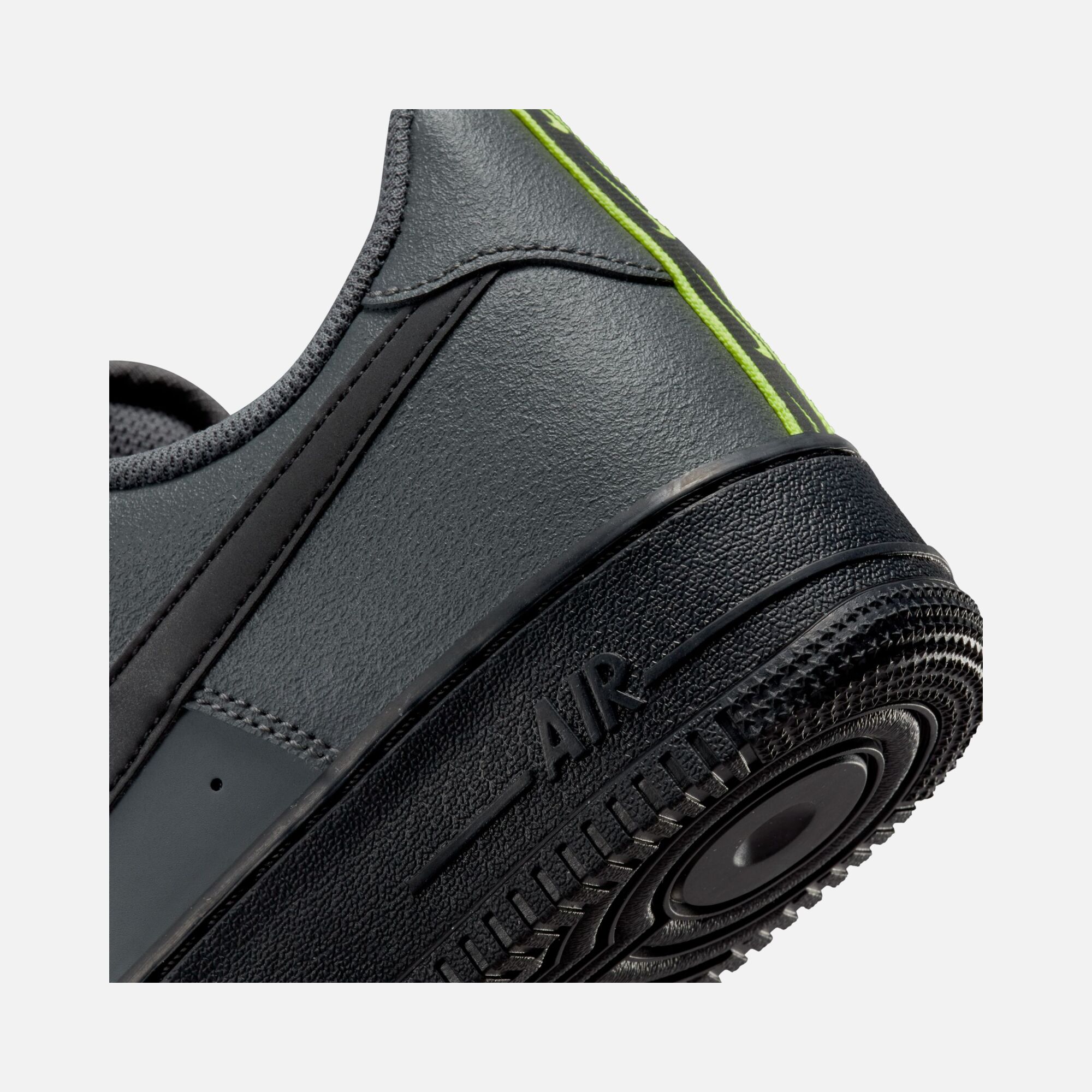 Nike Air Force 1 '07 Erkek Spor Ayakkabı