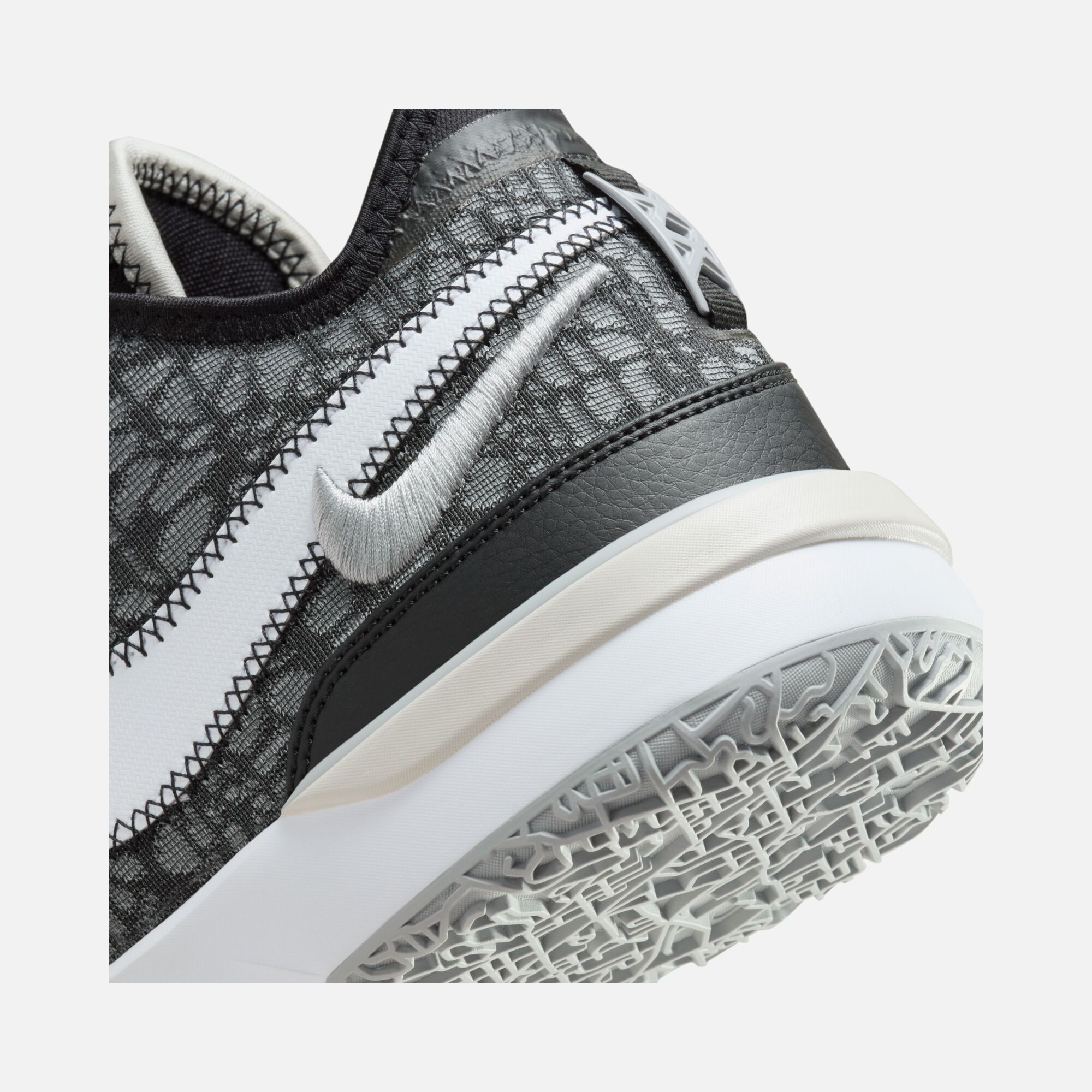 Nike LeBron James NXXT Gen Erkek Basketbol Ayakkabısı