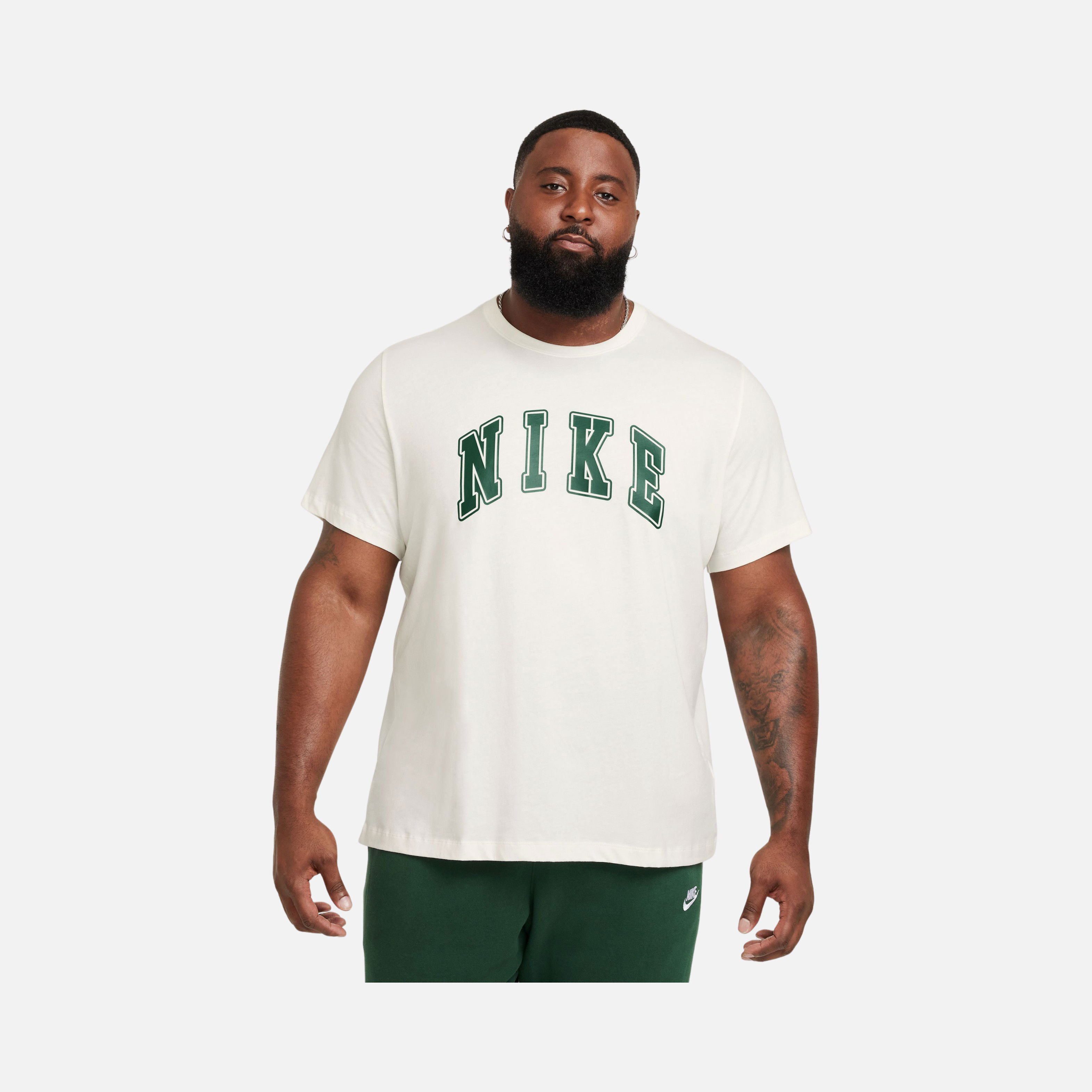 Nike Sportswear Club Seasonal Short-Sleeve Erkek Tişört