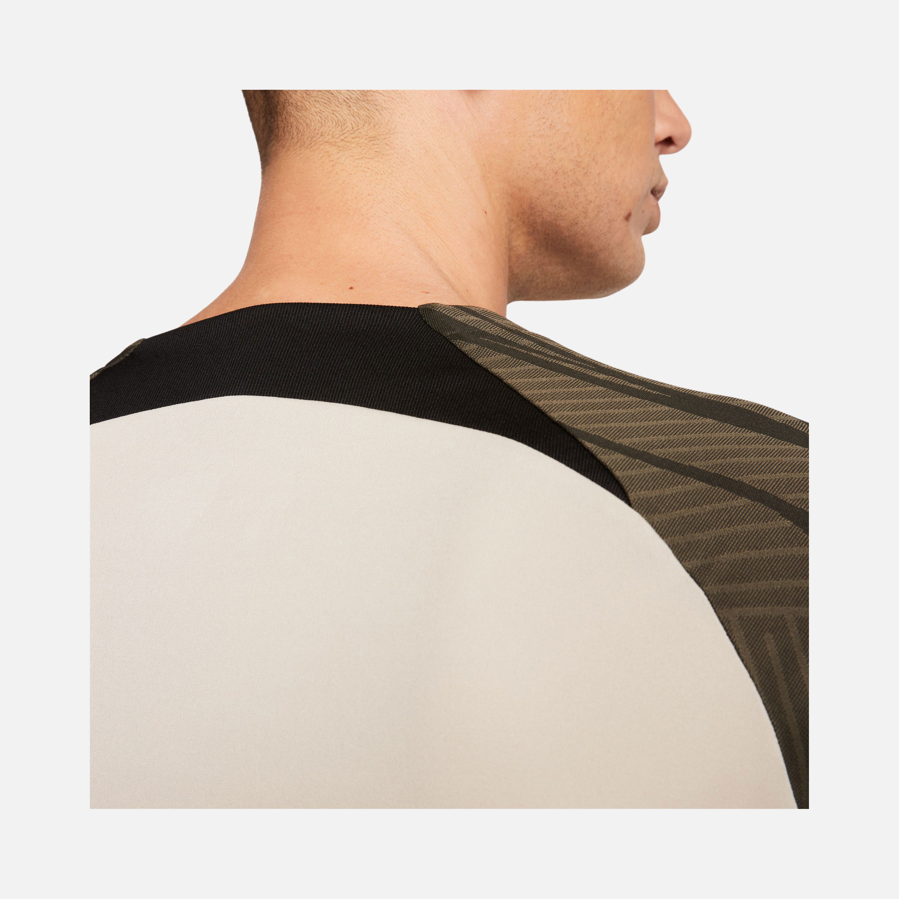 Nike FC Barcelona Strike Dri-Fit Knit Soccer Short-Sleeve Erkek Tişört