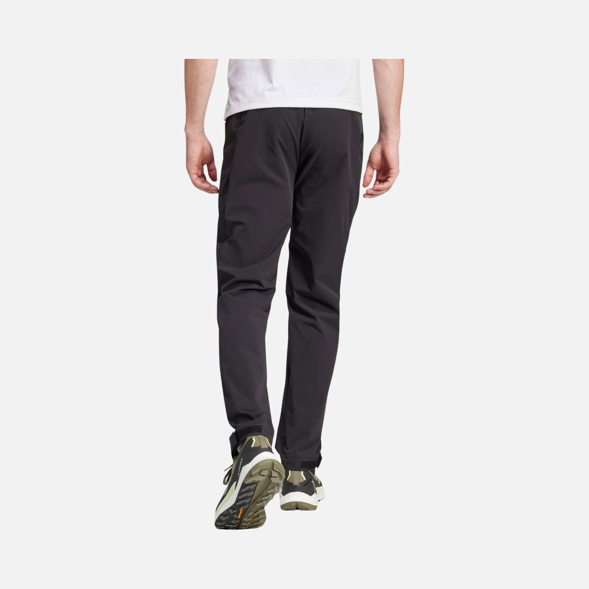 adidas Terrex Xperior Adjustable Waist and Cuff Details Versatile Walking Erkek Pantolon