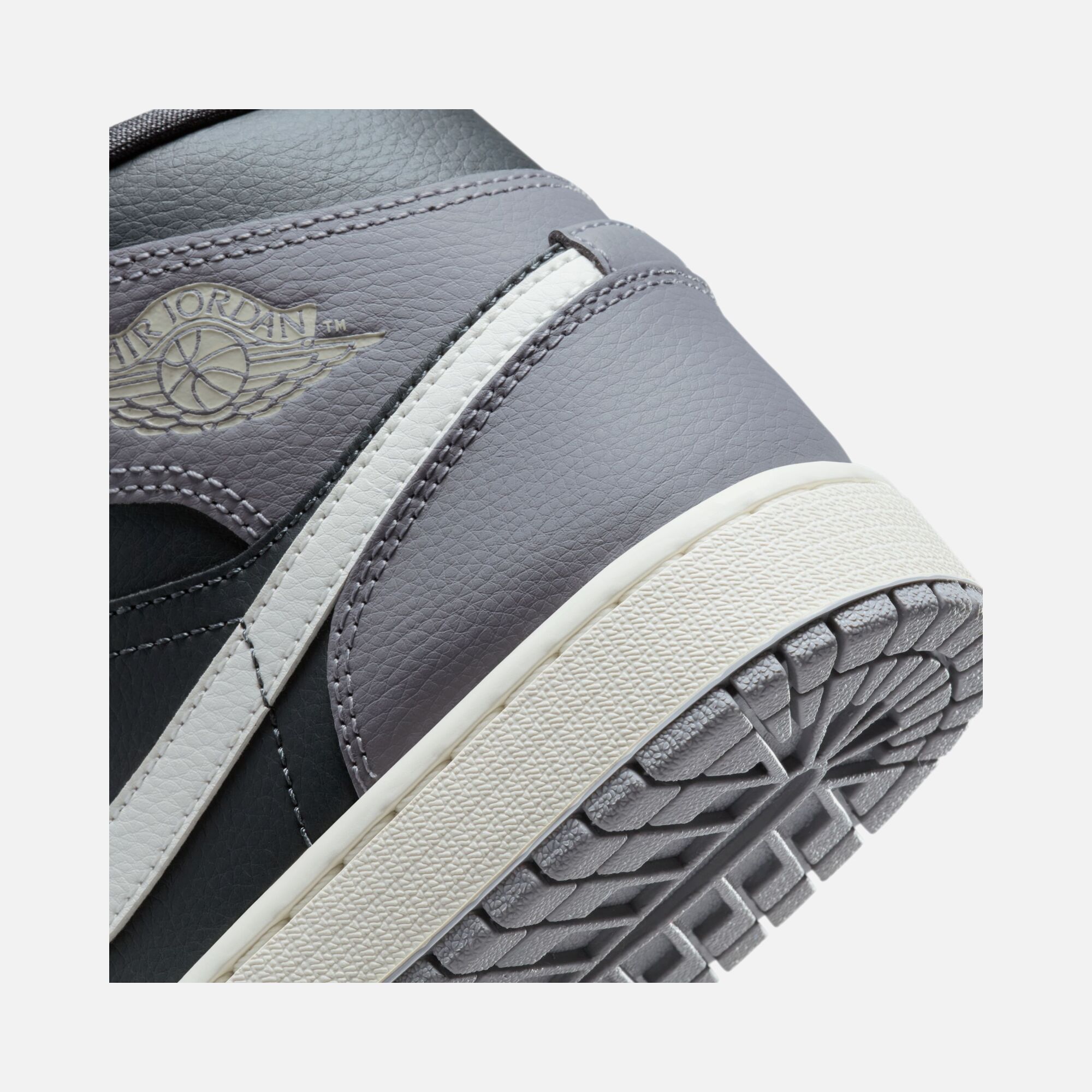 Nike Air Jordan 1 Mid Kadın Spor Ayakkabı