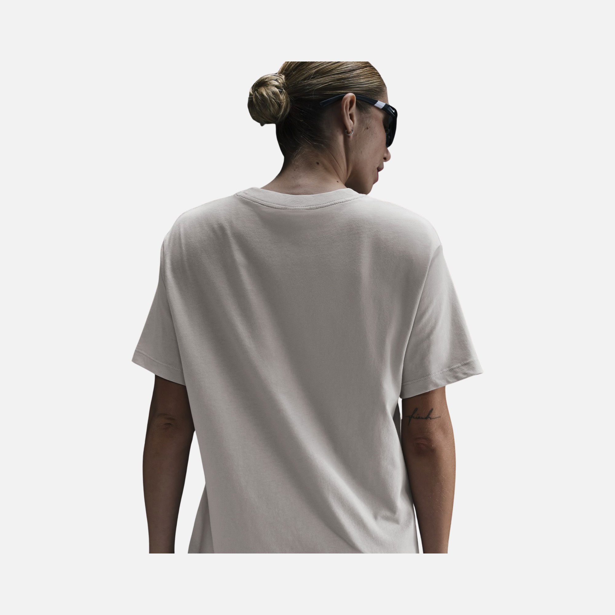 Nike Sportswear Gel Boyfriend Loose Cut Short-Sleeve Kadın Tişört