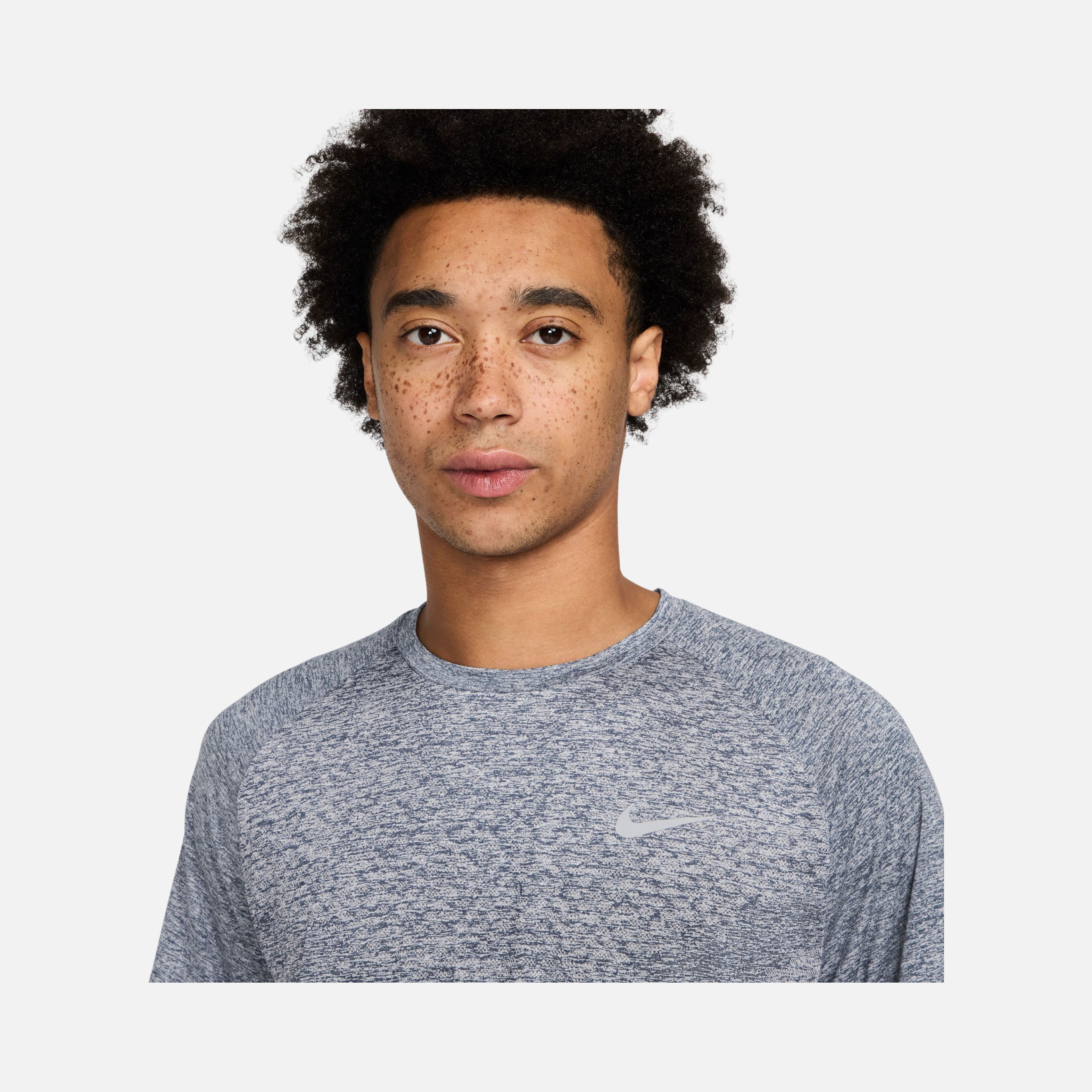 Nike Dri-Fit ADV Stride Running Short-Sleeve Erkek Tişört