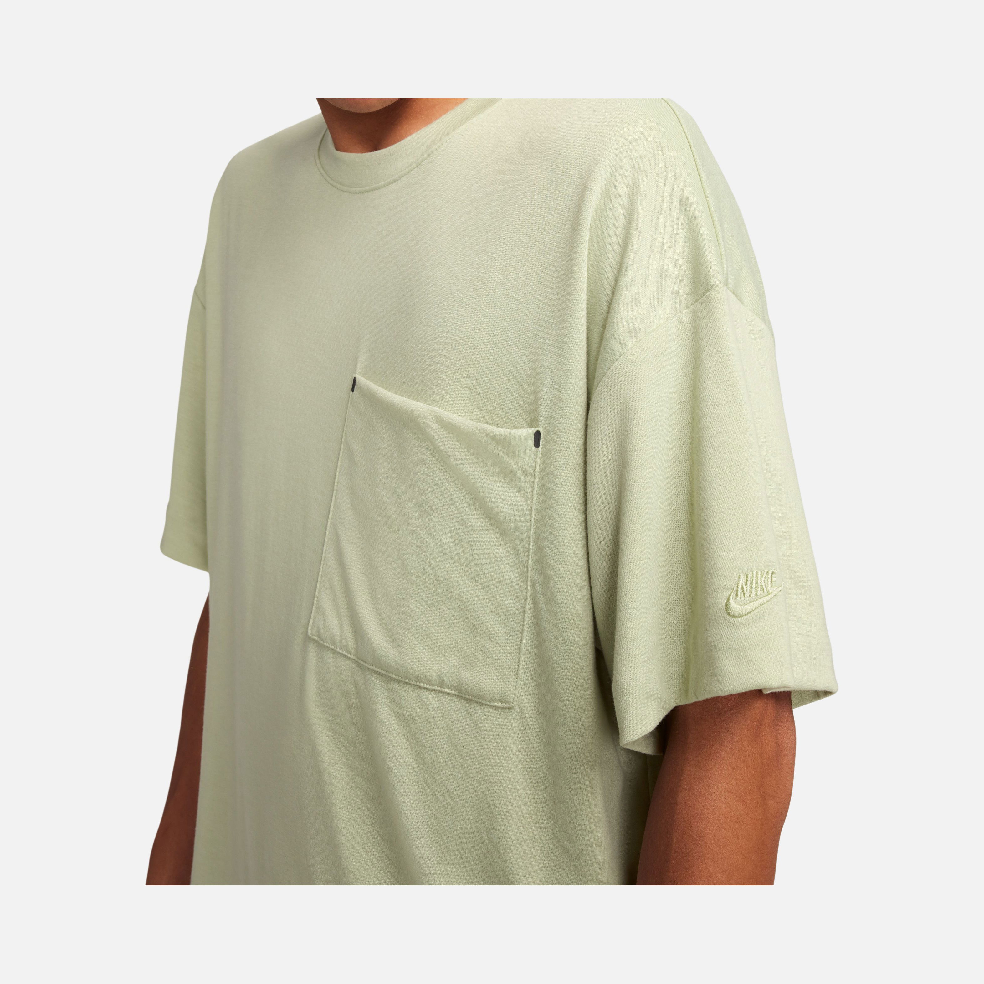 Nike Dri-Fit Sportswear Tech Pack Short-Sleeve Erkek Tşört