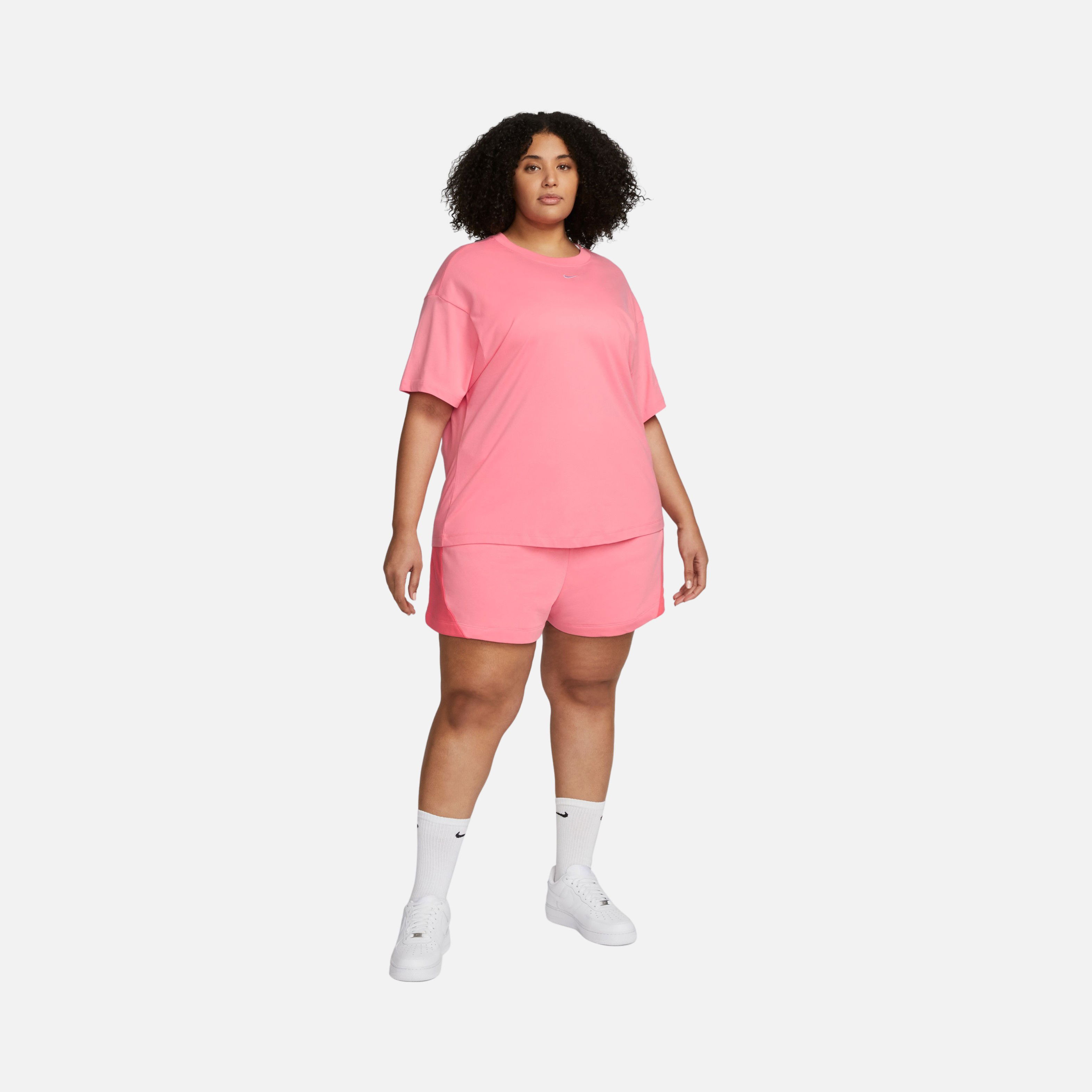 Nike Sportswear Essential Short-Sleeve (Plus Size) Kadın Tişört