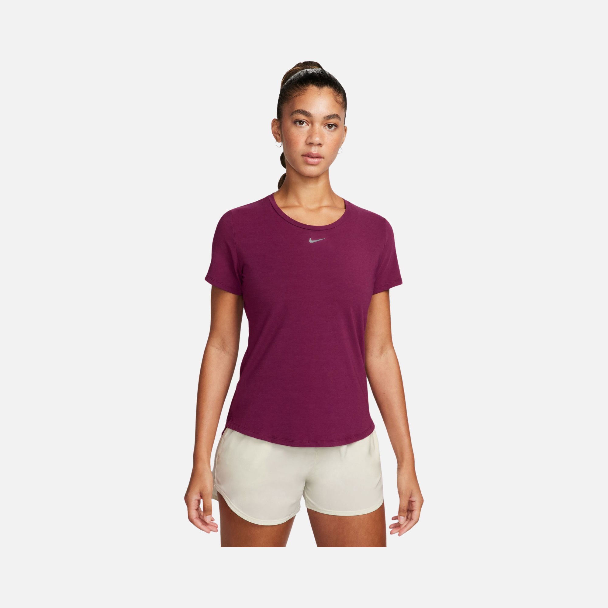 Nike Dri-Fit One Luxe Standard Fit Short-Sleeve Kadın Tişört