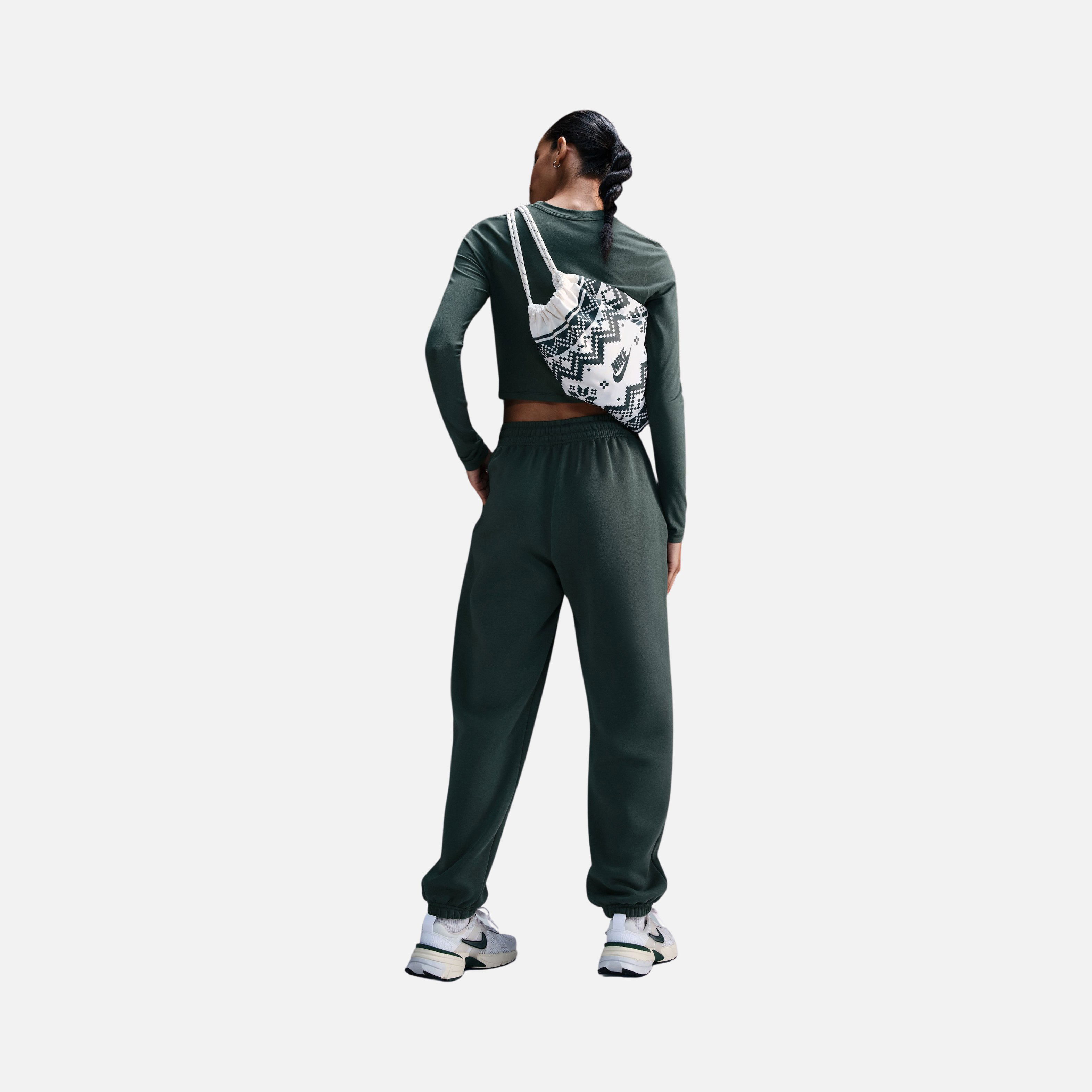 Nike Sportswear Chill Knit Slim Cropped Long-Sleeve Kadın Tişört