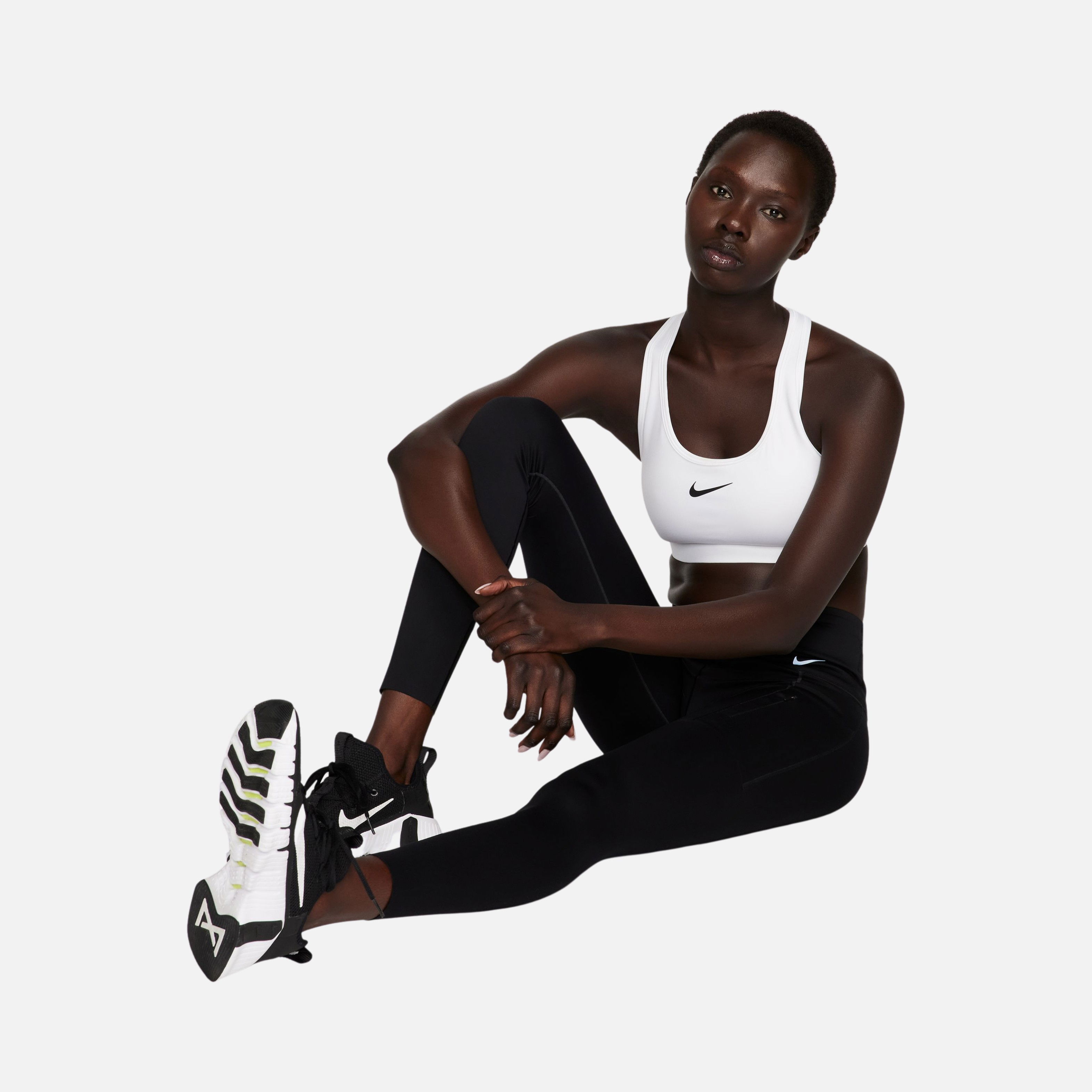 Nike Swoosh Medium Support Padded Training Kadın Bra