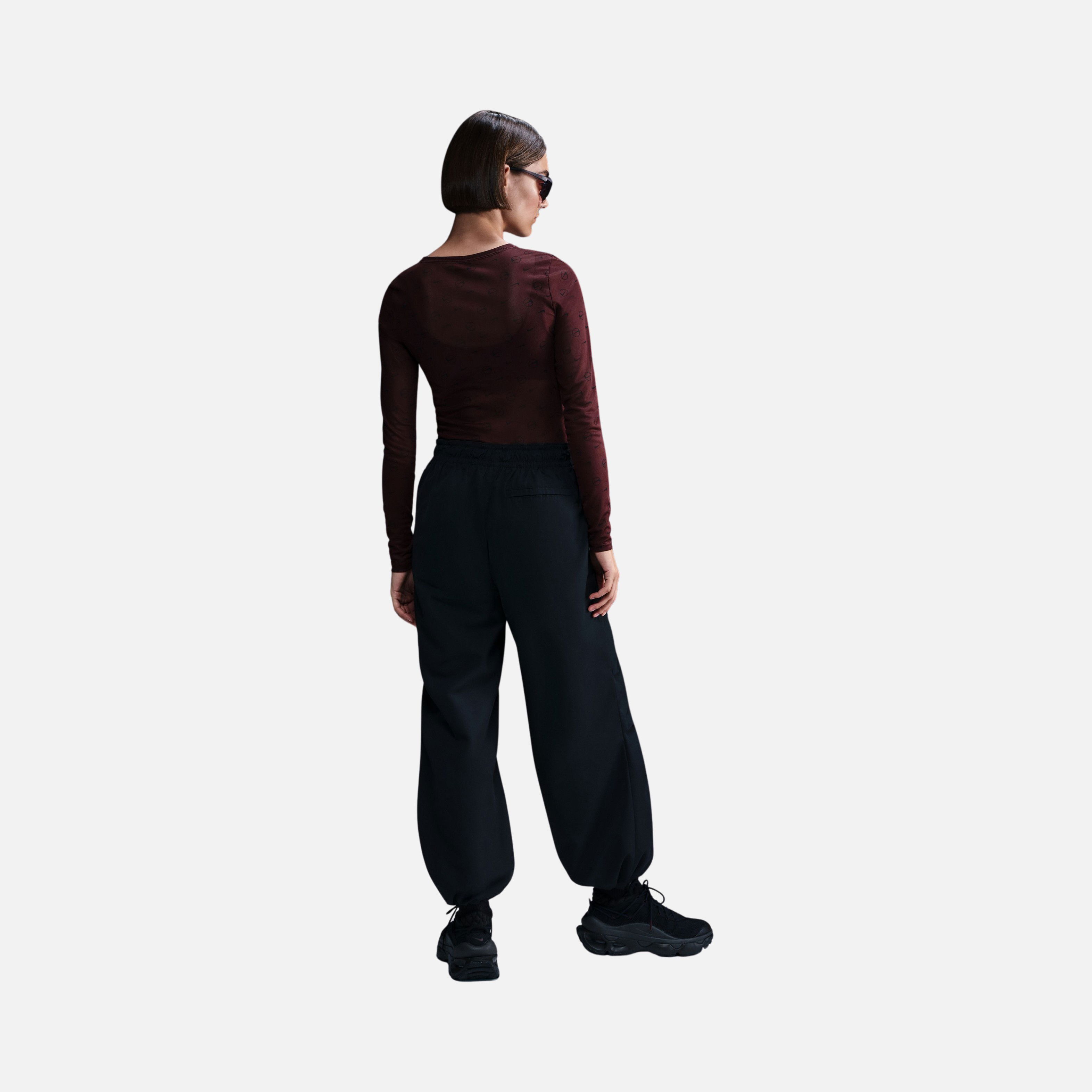 Nike Sportswear Sheer Slim Fit Long-Sleeve Kadın Tişört