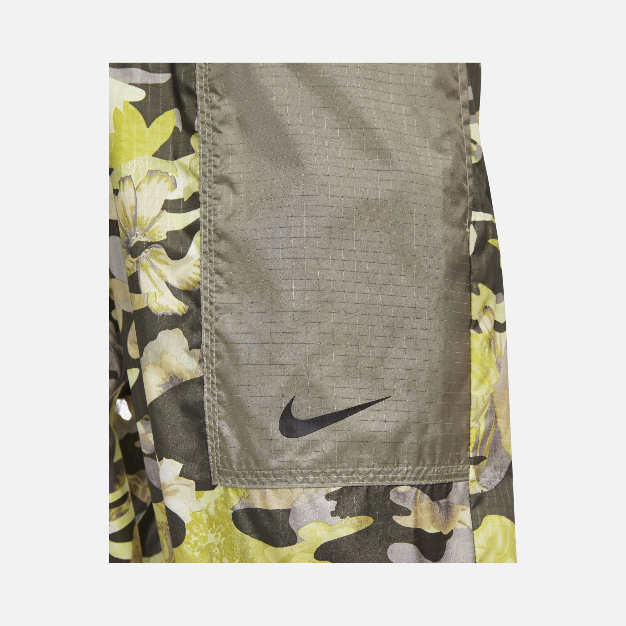 Nike Sportswear Easy Woven Flover & Camouflage Print Pack Kadın Eşofman Altı