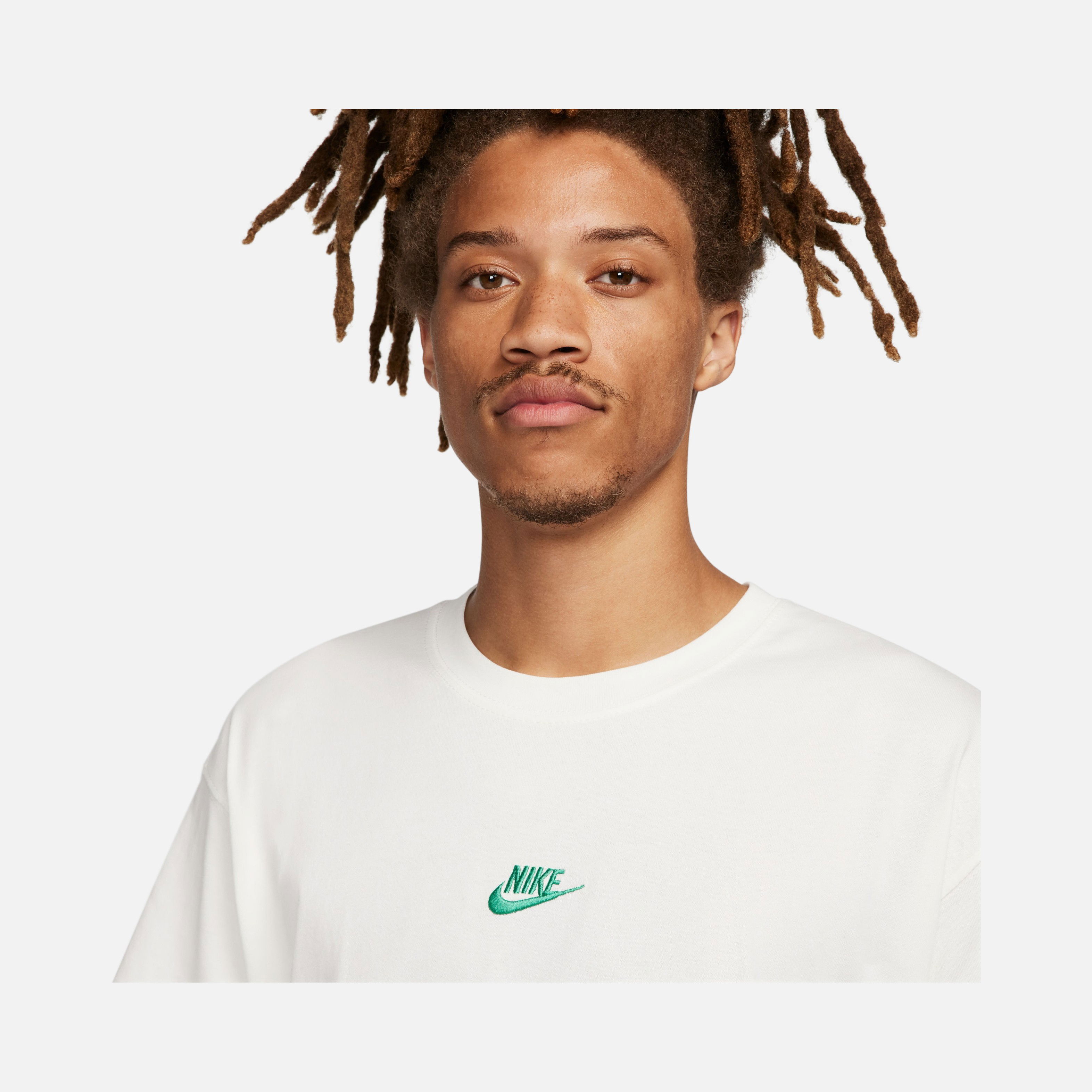 Nike Sportswear Club Wide Cut Short-Sleeve Erkek Tişört