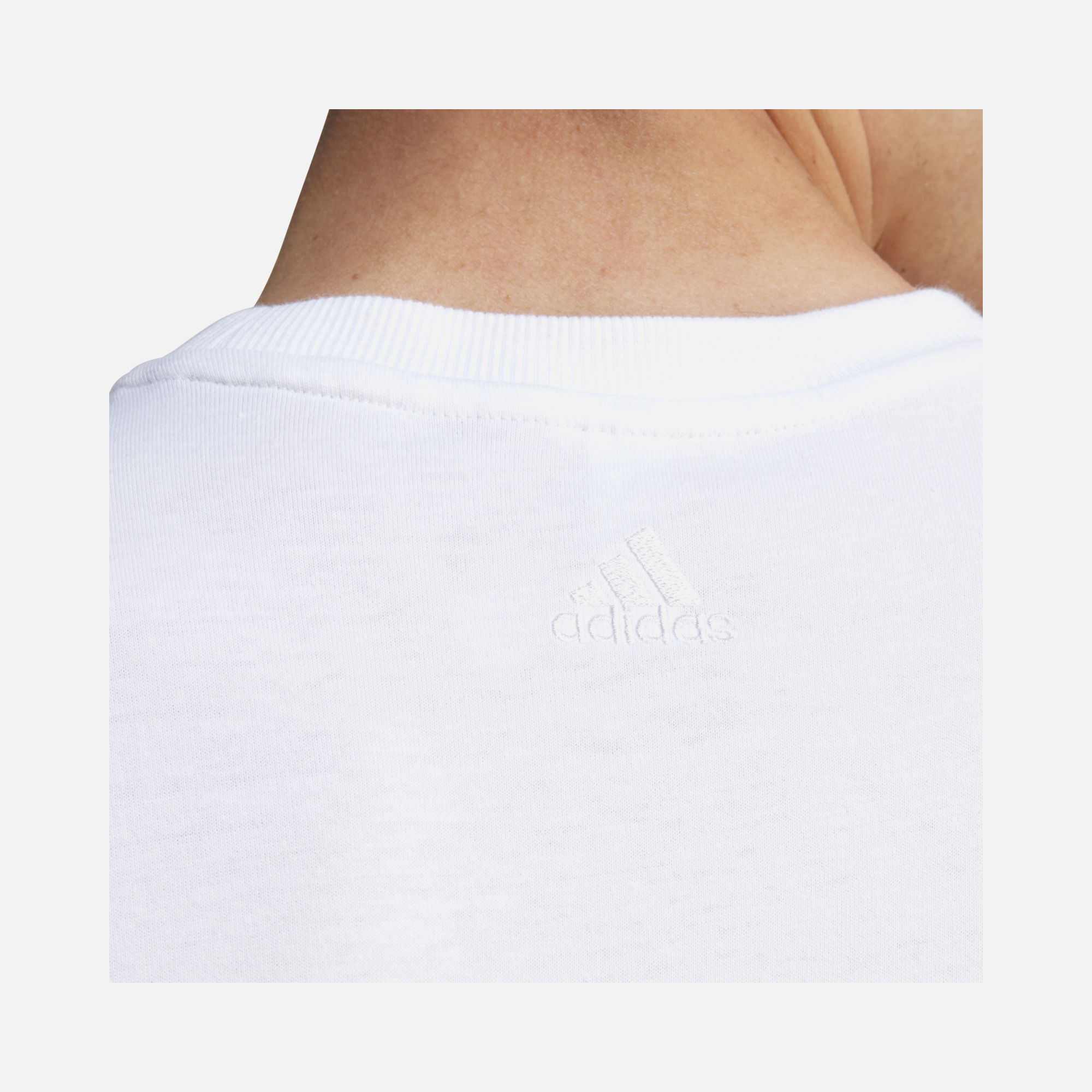 adidas Sportswear All SZN Graphic Short-Sleeve Erkek Tişört