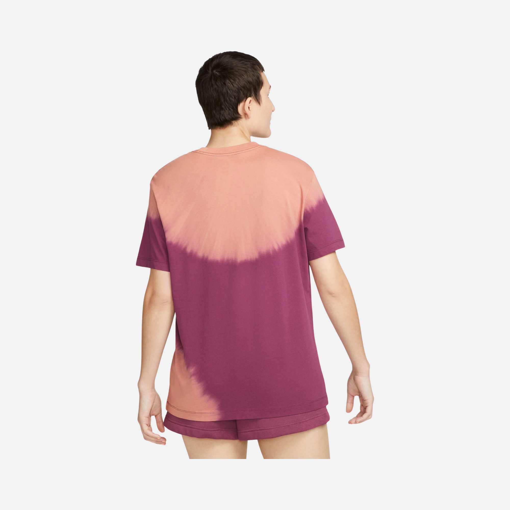 Nike Sportswear Essentials+ Short-Sleeve Kadın Tişört