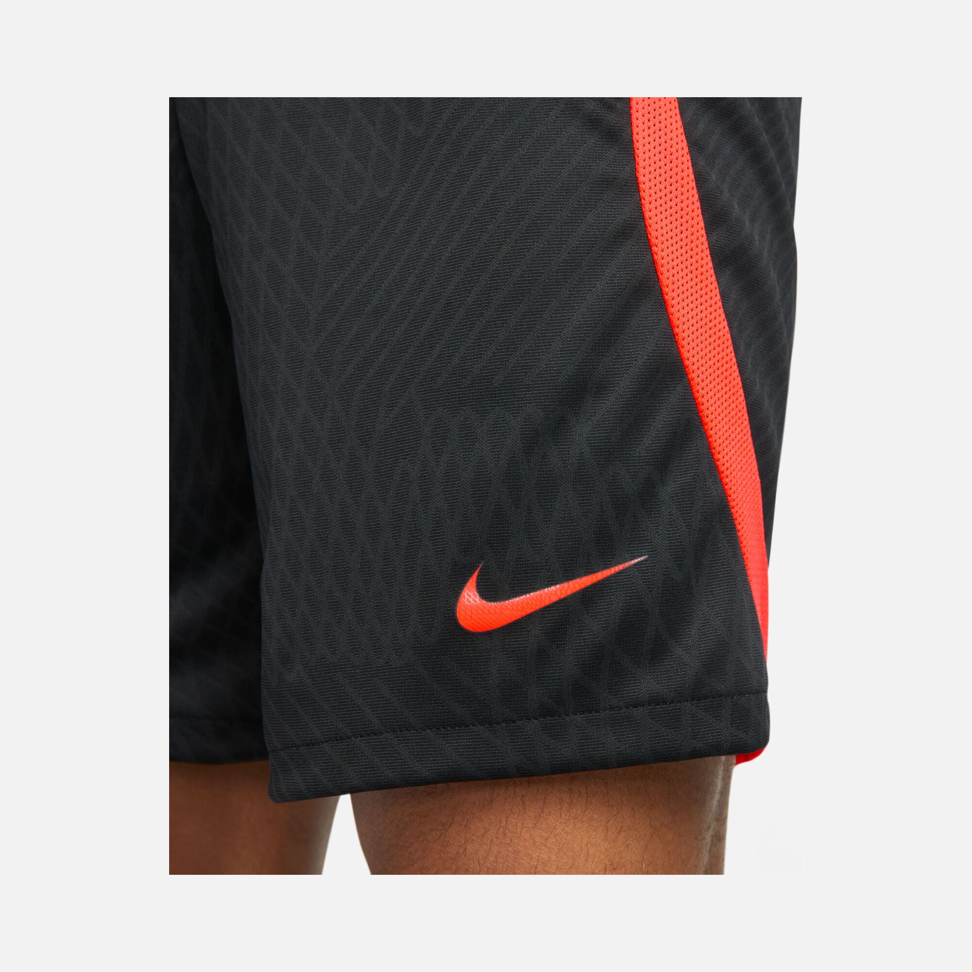 Nike Dri-Fit Strike Soccer Erkek Şort